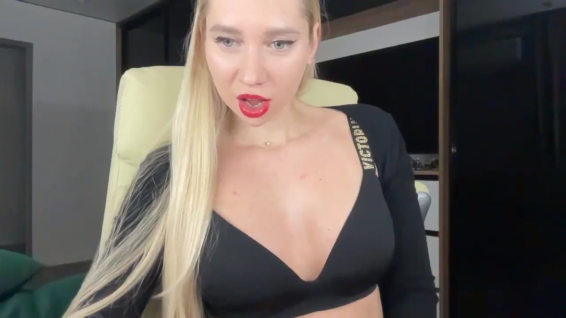 Gallery image thumbnail from Miss_Sylvia's myfreecams stream on, 01/09/2026, 18:40 image 7 of 20
