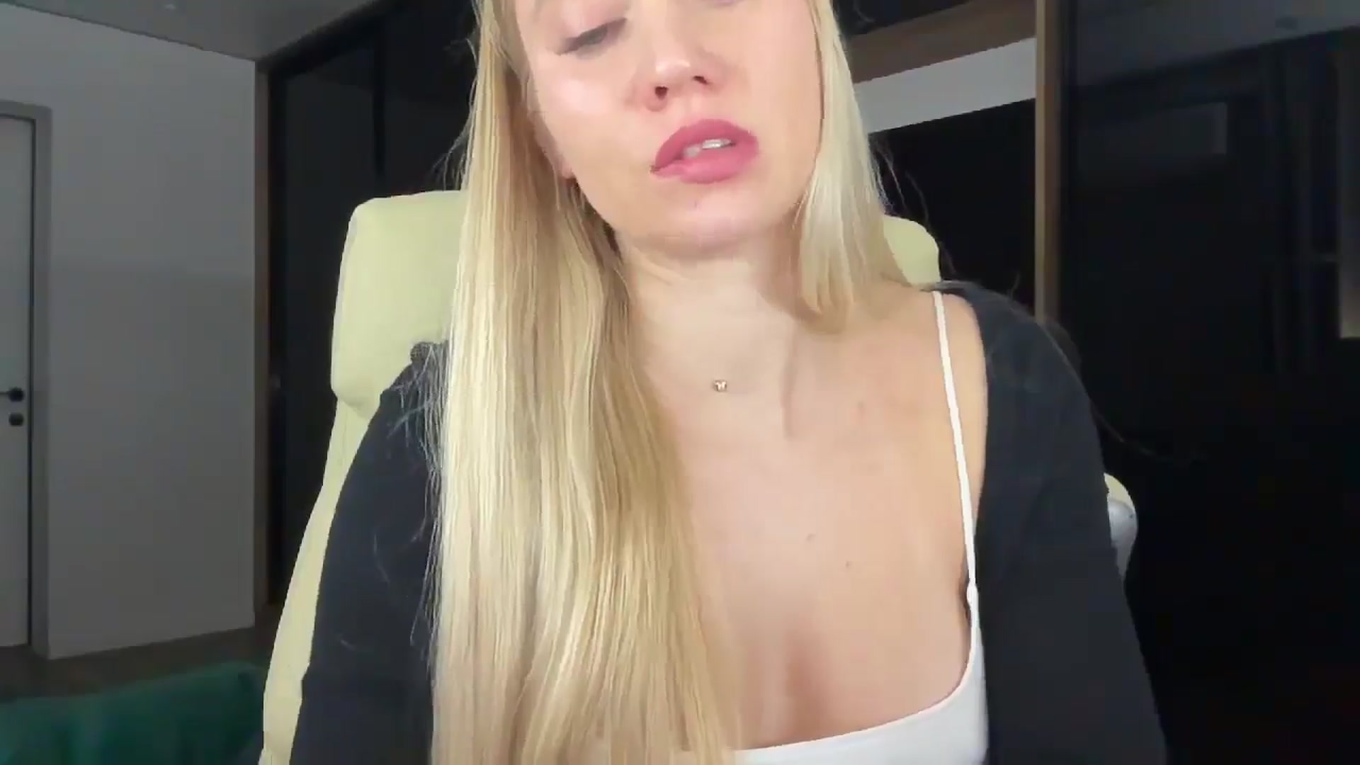 Gallery image thumbnail from Miss_Sylvia's myfreecams stream on, 01/10/2026, 20:42 image 15 of 20