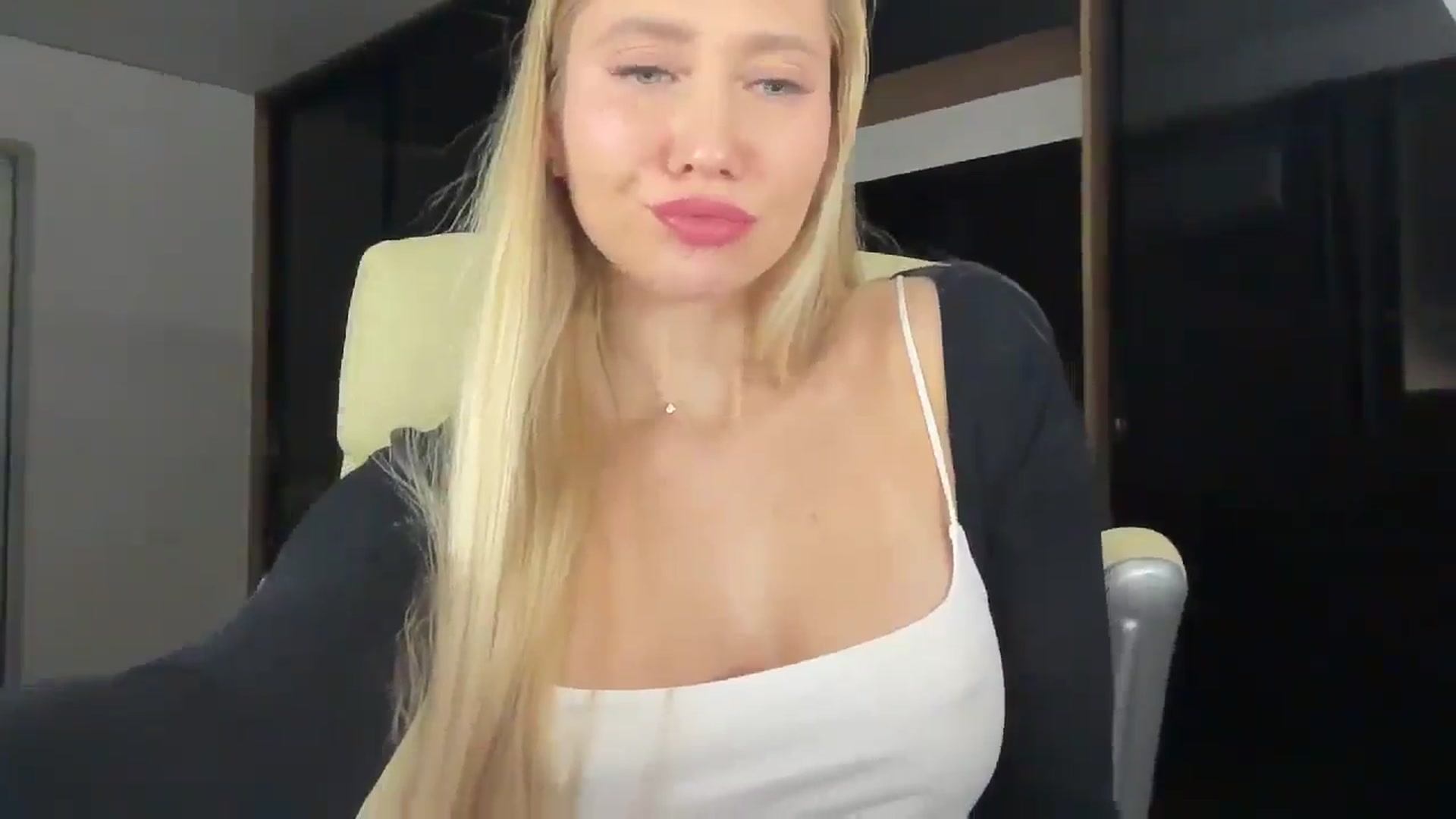 Gallery image thumbnail from Miss_Sylvia's myfreecams stream on, 01/10/2026, 20:42 image 13 of 20