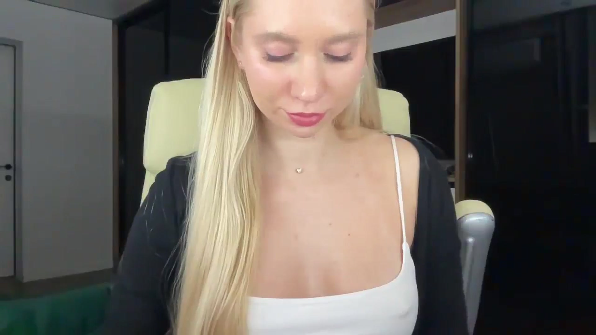 Gallery image thumbnail from Miss_Sylvia's myfreecams stream on, 01/10/2026, 20:42 image 8 of 20