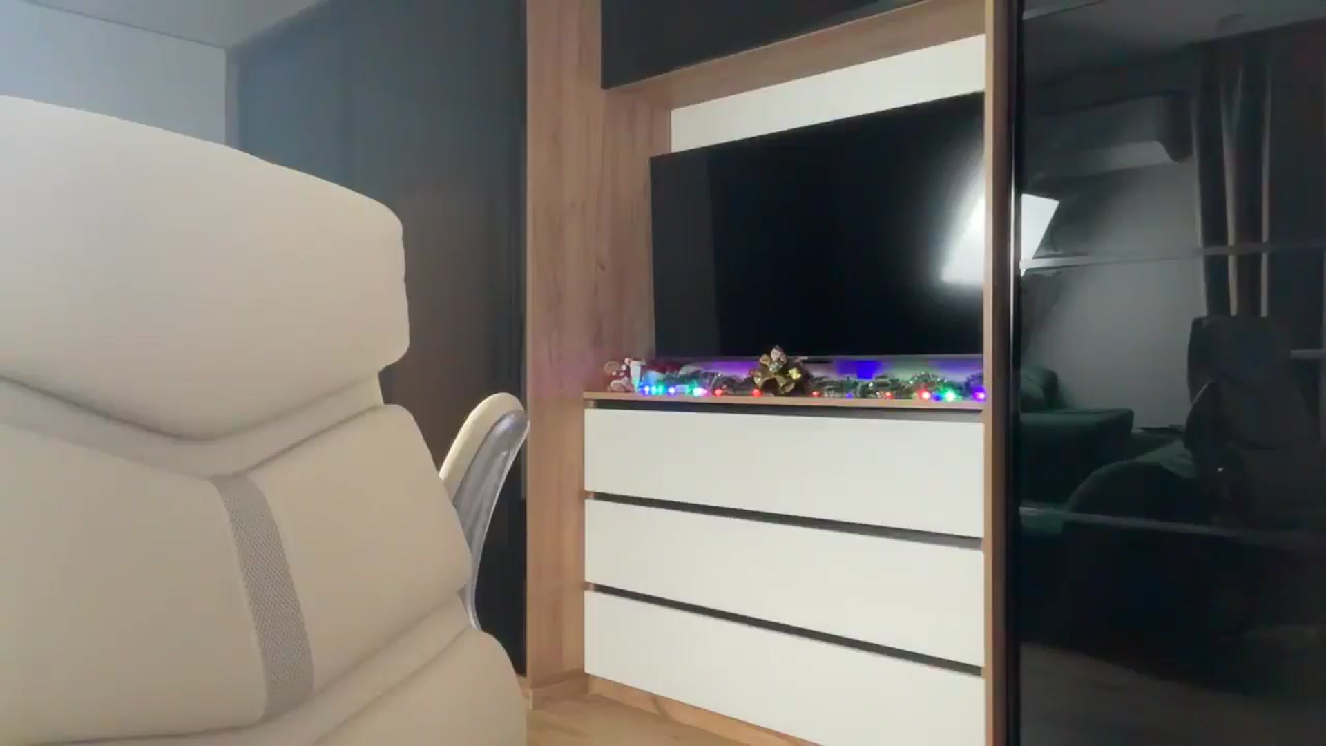 Gallery image thumbnail from Miss_Sylvia's myfreecams stream on, 01/12/2026, 19:32 image 15 of 20