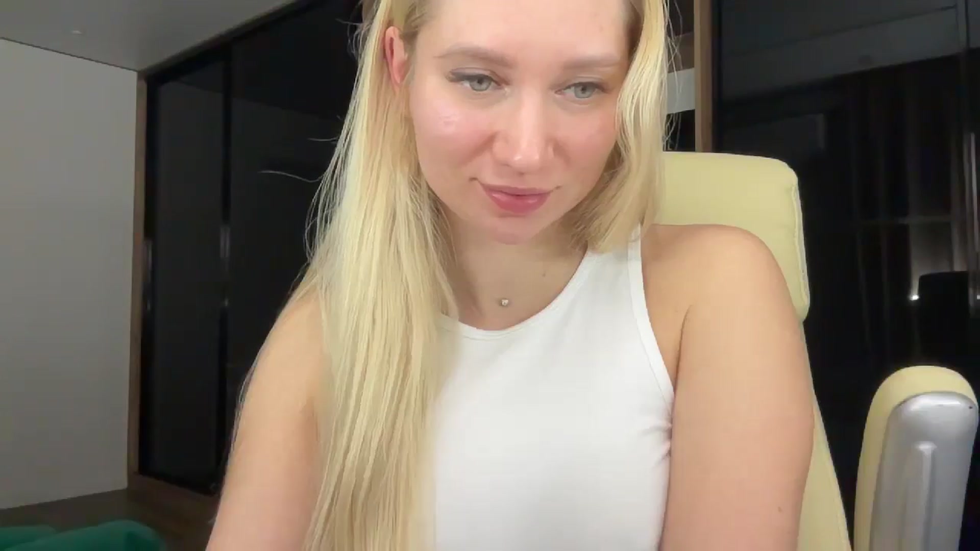 Gallery image thumbnail from Miss_Sylvia's myfreecams stream on, 01/14/2026, 23:36 image 14 of 20