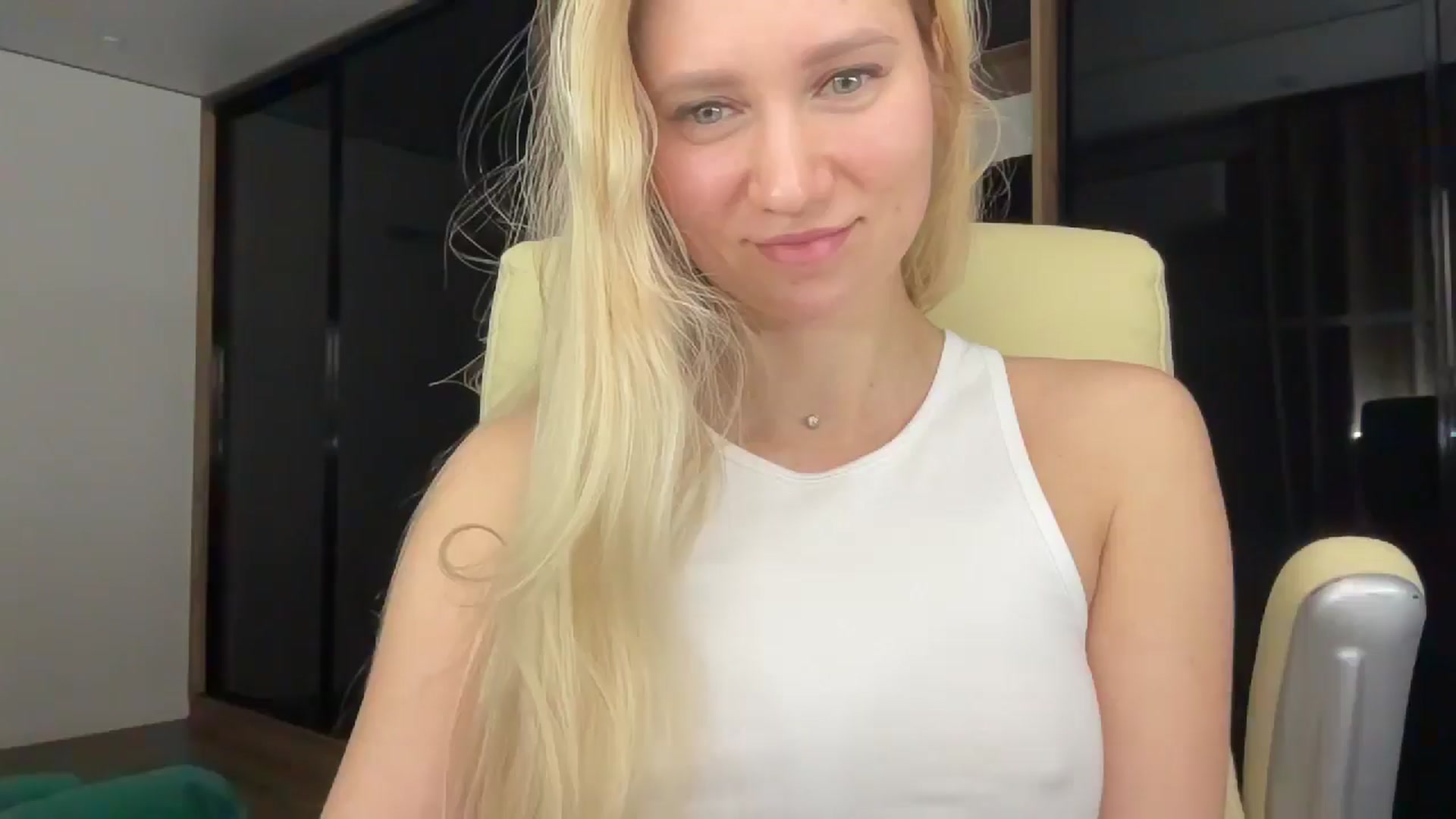 Gallery image thumbnail from Miss_Sylvia's myfreecams stream on, 01/14/2026, 23:36 image 9 of 20