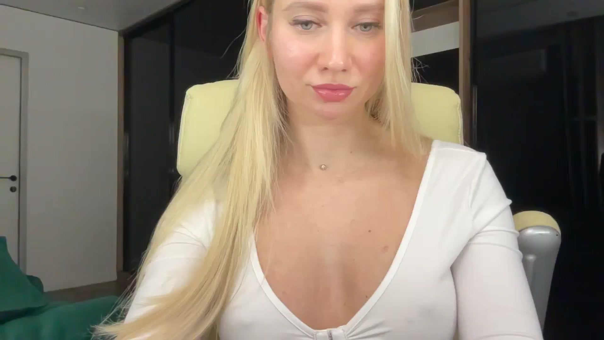 Gallery image thumbnail from Miss_Sylvia's myfreecams stream on, 01/15/2026, 18:36 image 6 of 20