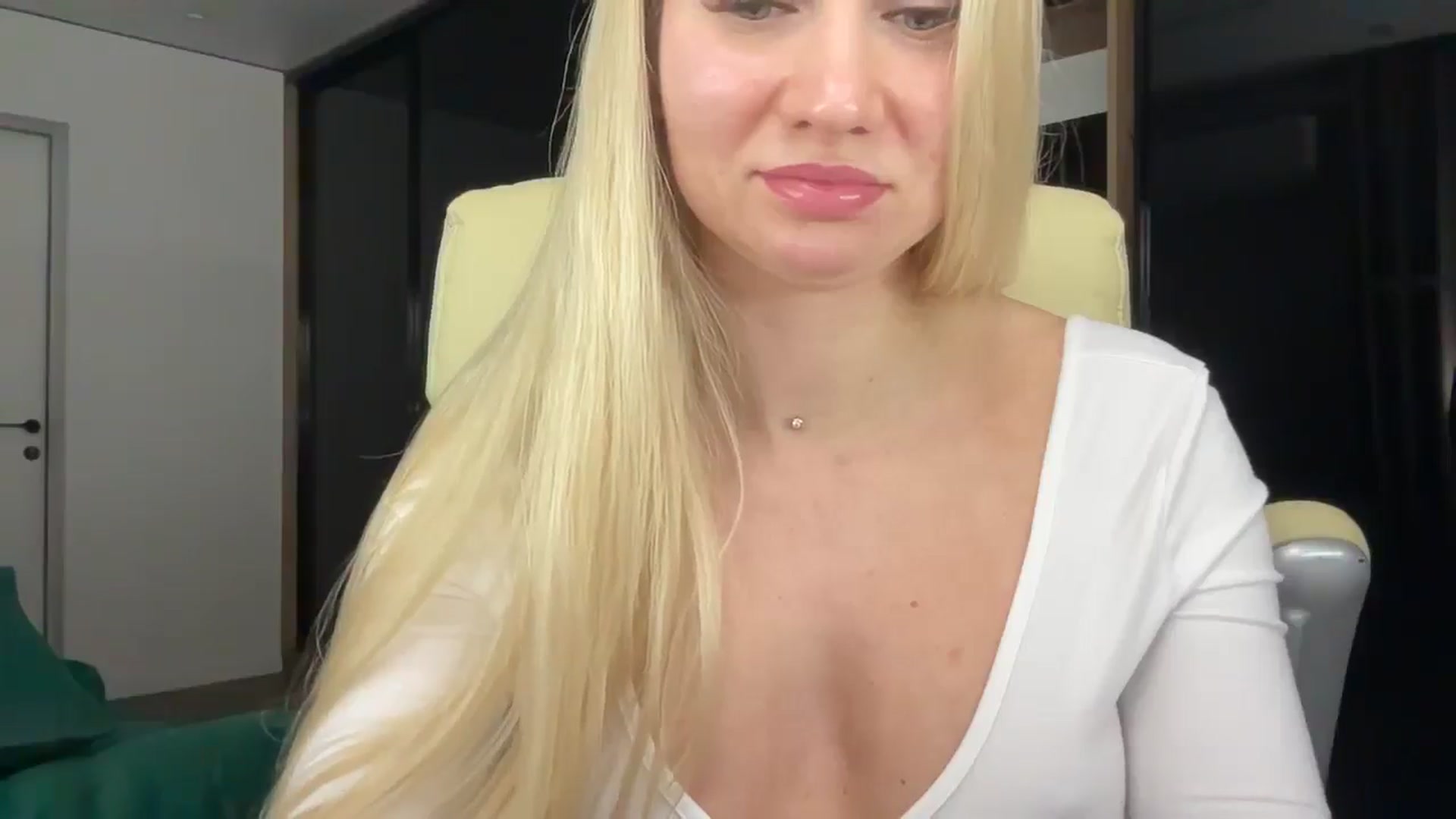 Gallery image thumbnail from Miss_Sylvia's myfreecams stream on, 01/15/2026, 18:36 image 9 of 20