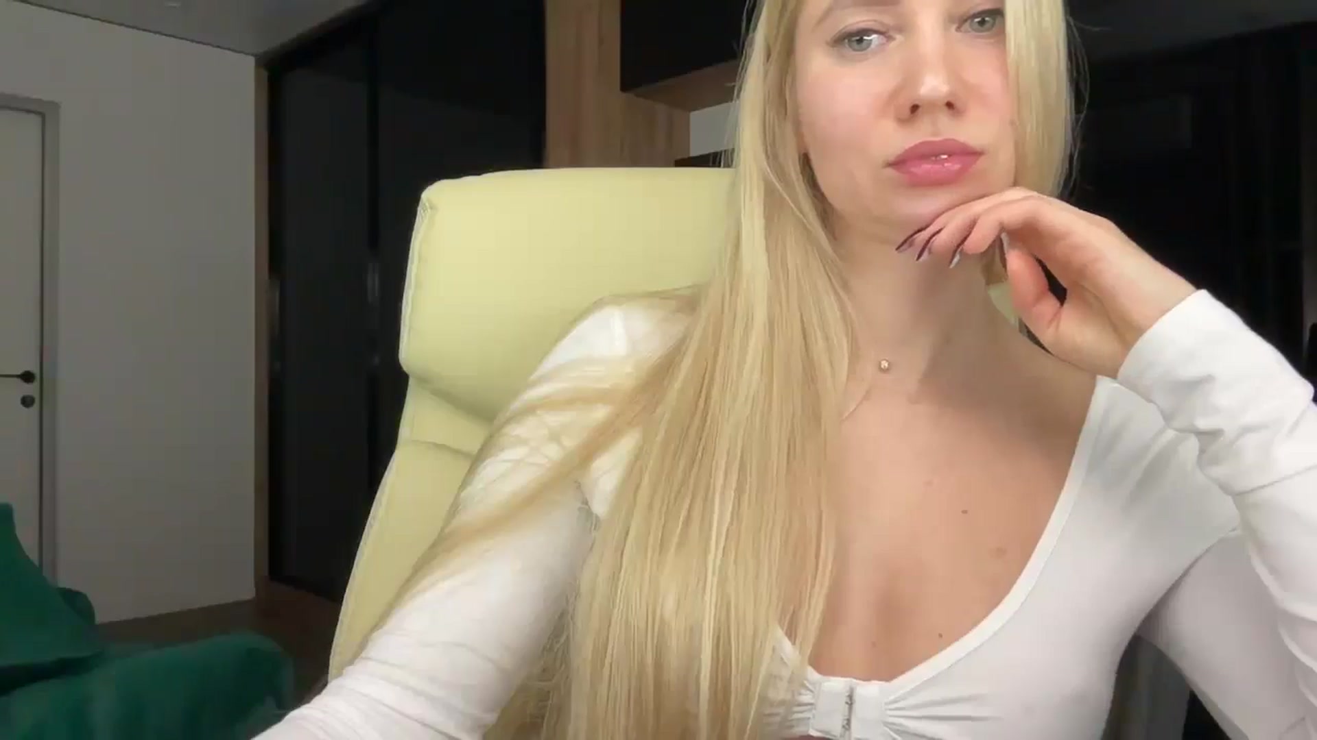Gallery image thumbnail from Miss_Sylvia's myfreecams stream on, 01/15/2026, 18:36 image 12 of 20