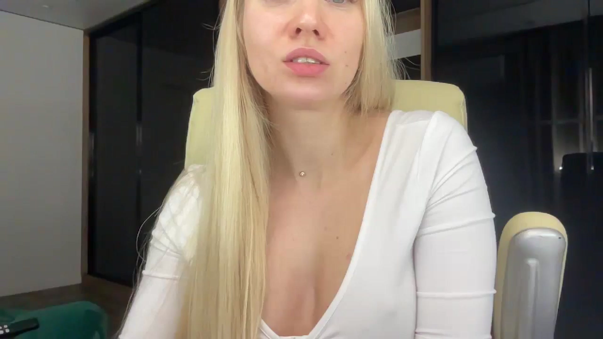 Gallery image thumbnail from Miss_Sylvia's myfreecams stream on, 01/15/2026, 21:10 image 13 of 20