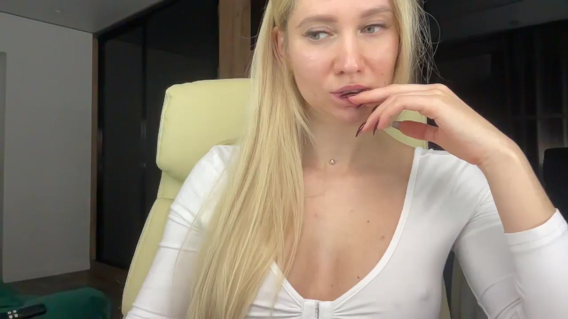 Gallery image thumbnail from Miss_Sylvia's myfreecams stream on, 01/15/2026, 21:10 image 3 of 20
