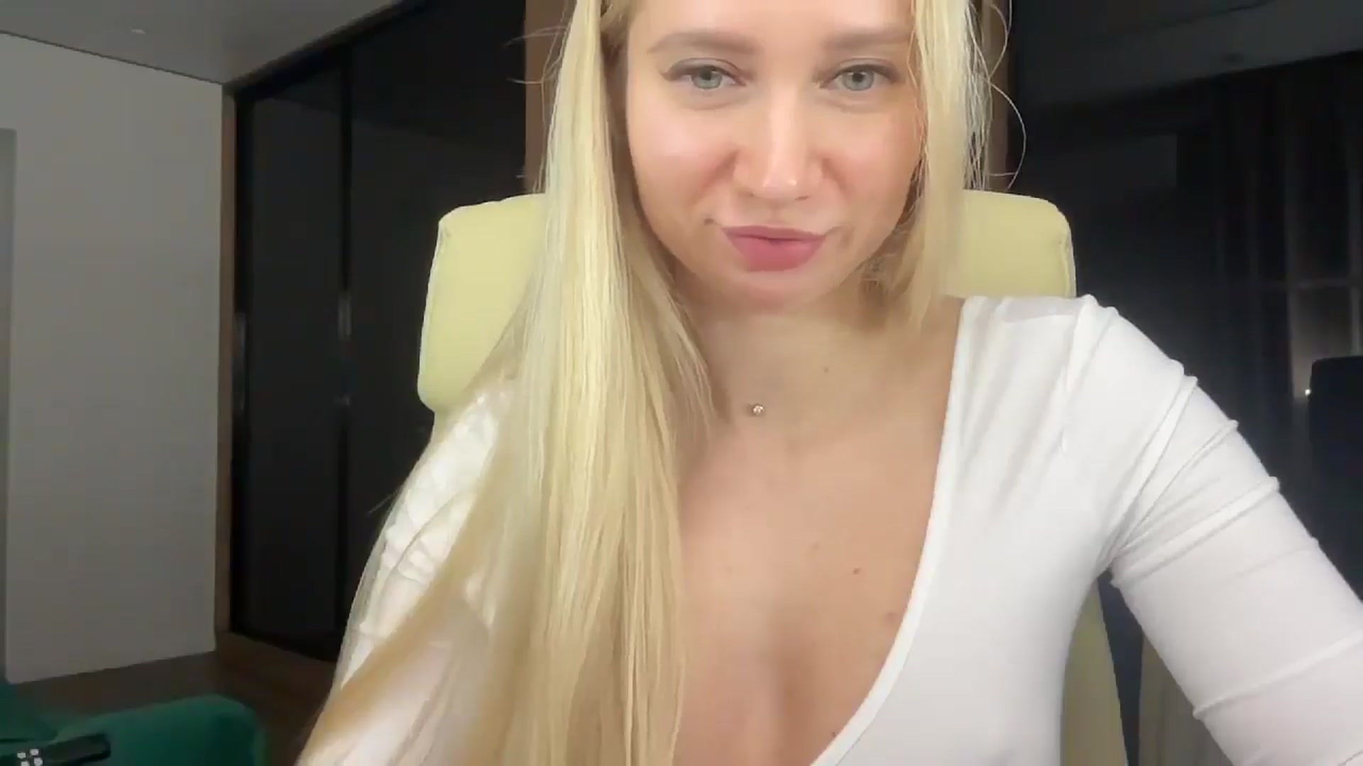 Gallery image thumbnail from Miss_Sylvia's myfreecams stream on, 01/15/2026, 21:10 image 7 of 20
