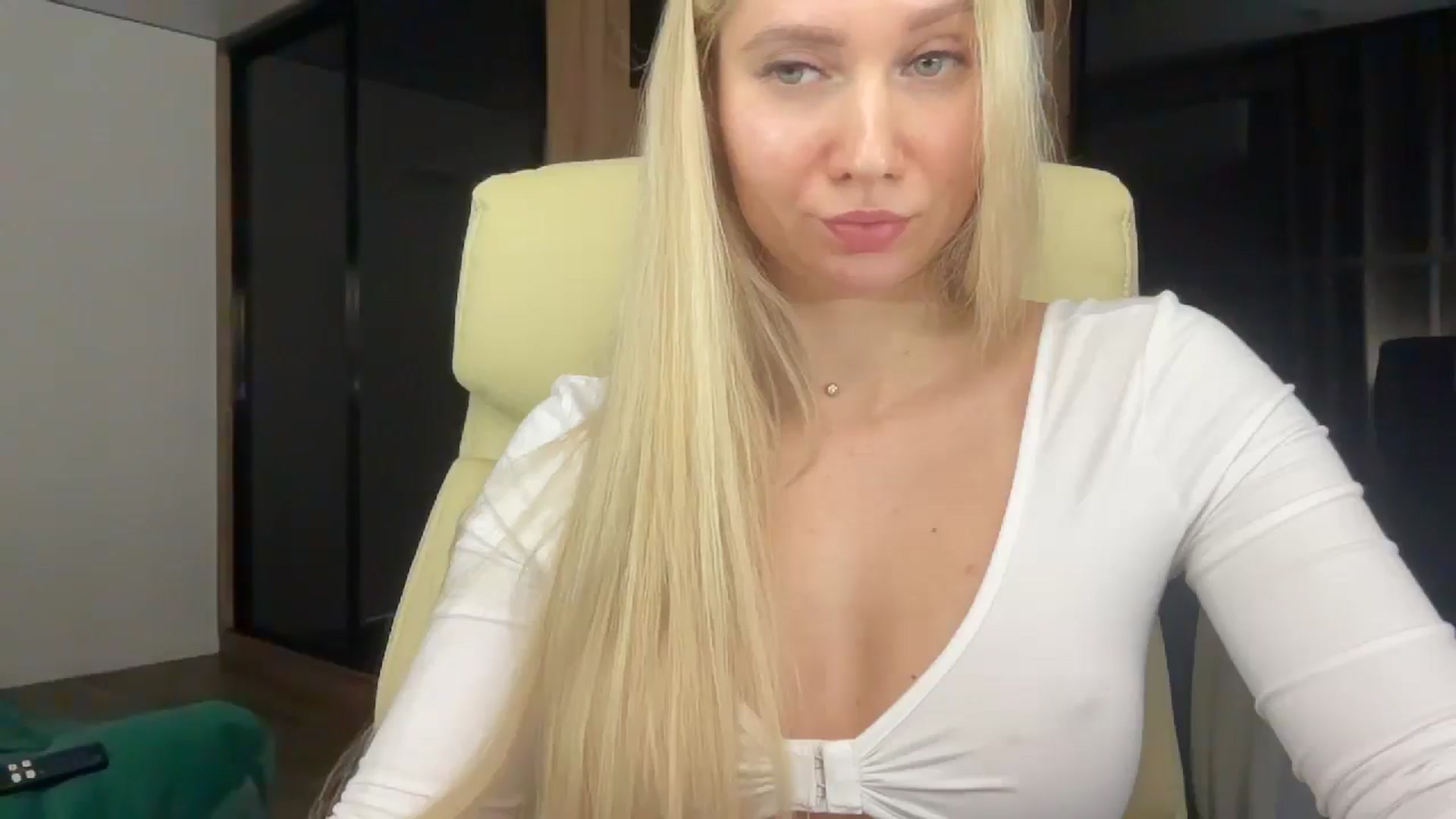 Gallery image thumbnail from Miss_Sylvia's myfreecams stream on, 01/15/2026, 21:10 image 17 of 20