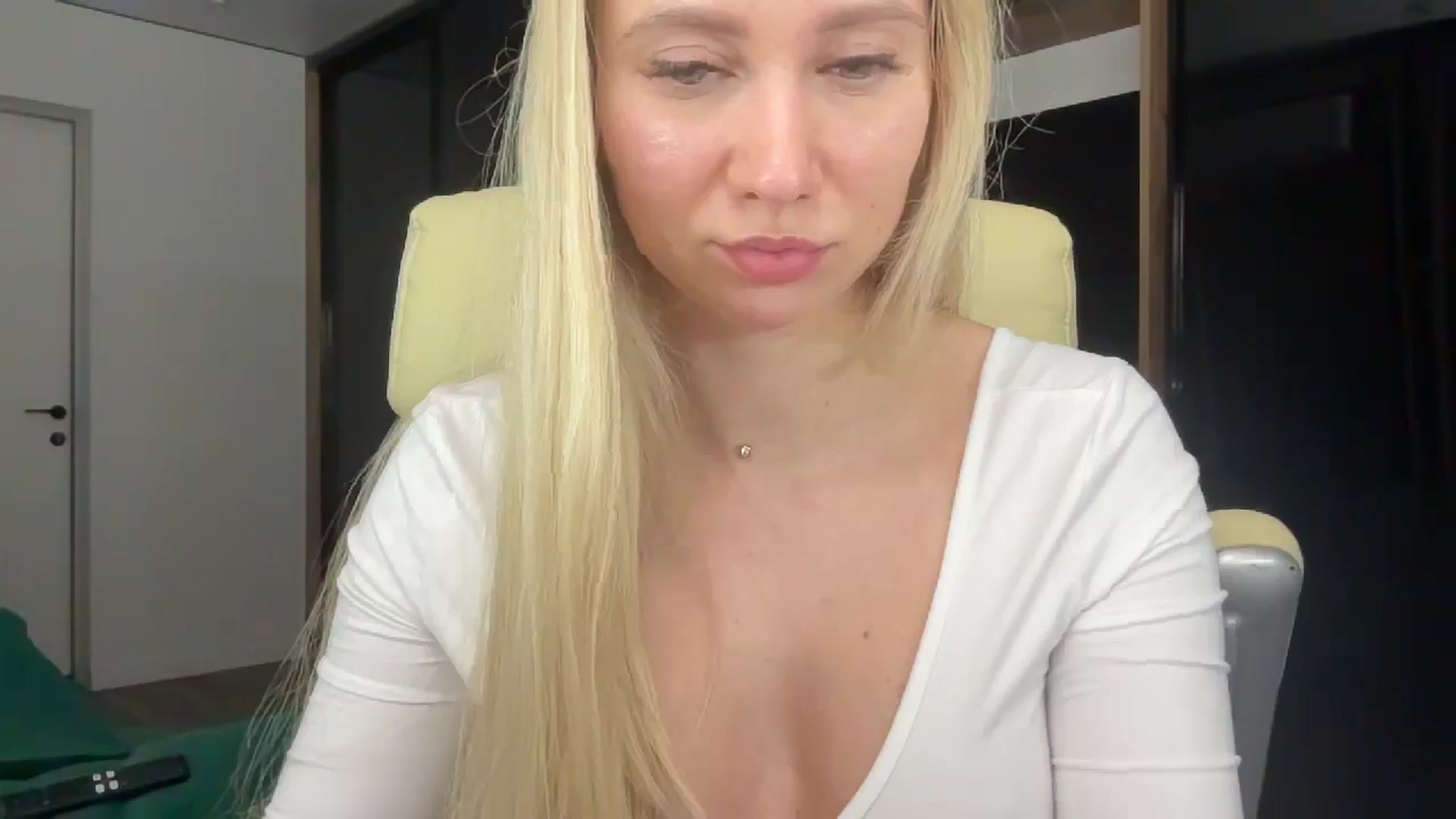 Gallery image thumbnail from Miss_Sylvia's myfreecams stream on, 01/15/2026, 23:33 image 20 of 20