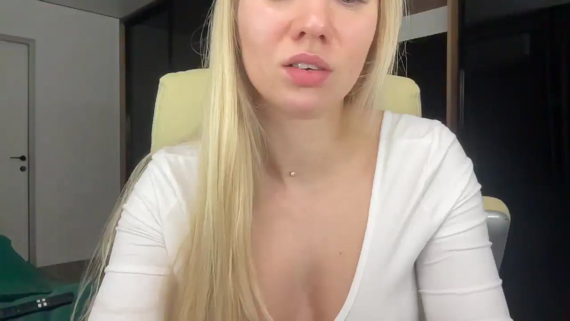 Gallery image thumbnail from Miss_Sylvia's myfreecams stream on, 01/15/2026, 23:33 image 17 of 20