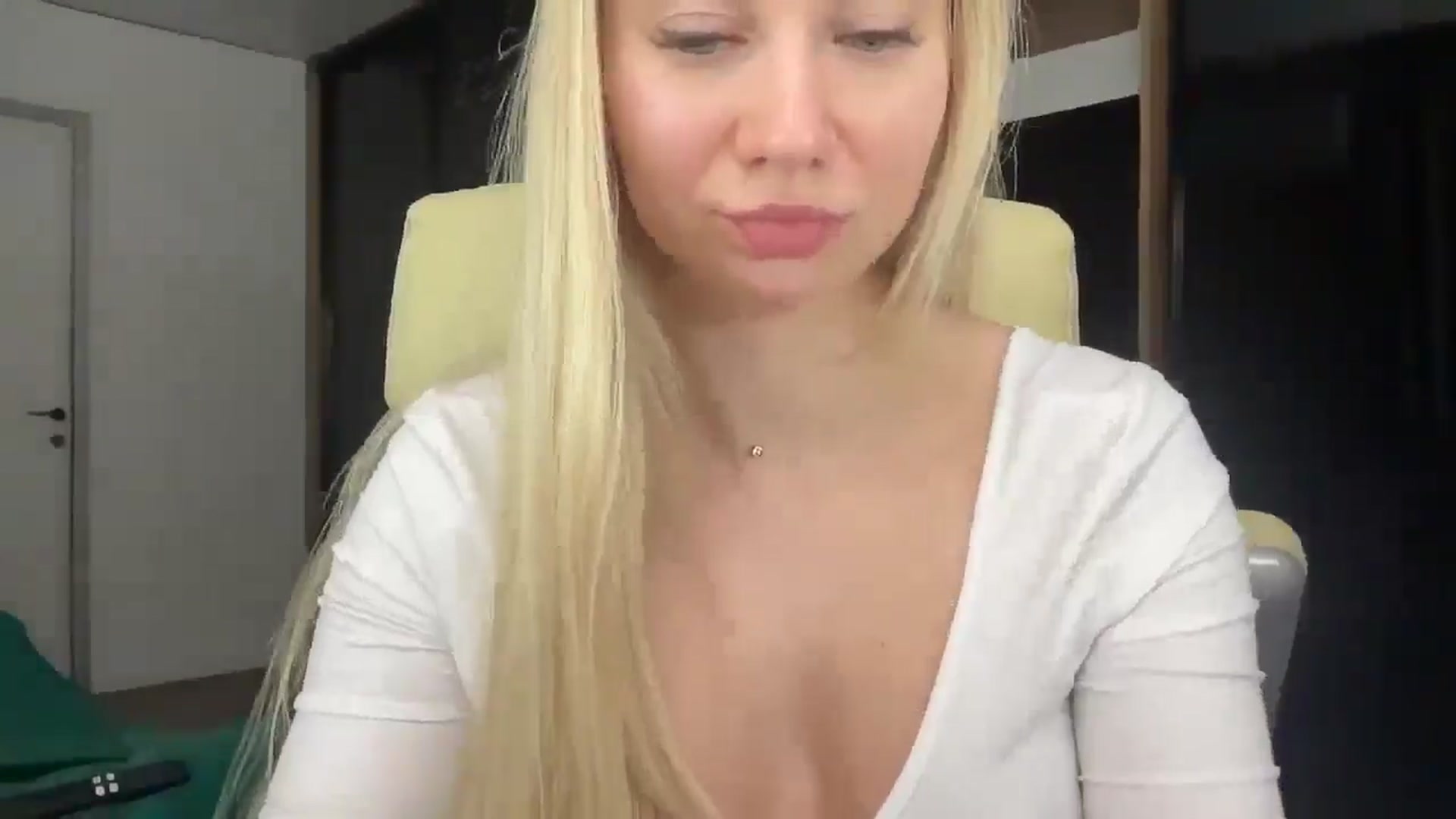 Gallery image thumbnail from Miss_Sylvia's myfreecams stream on, 01/15/2026, 23:33 image 19 of 20