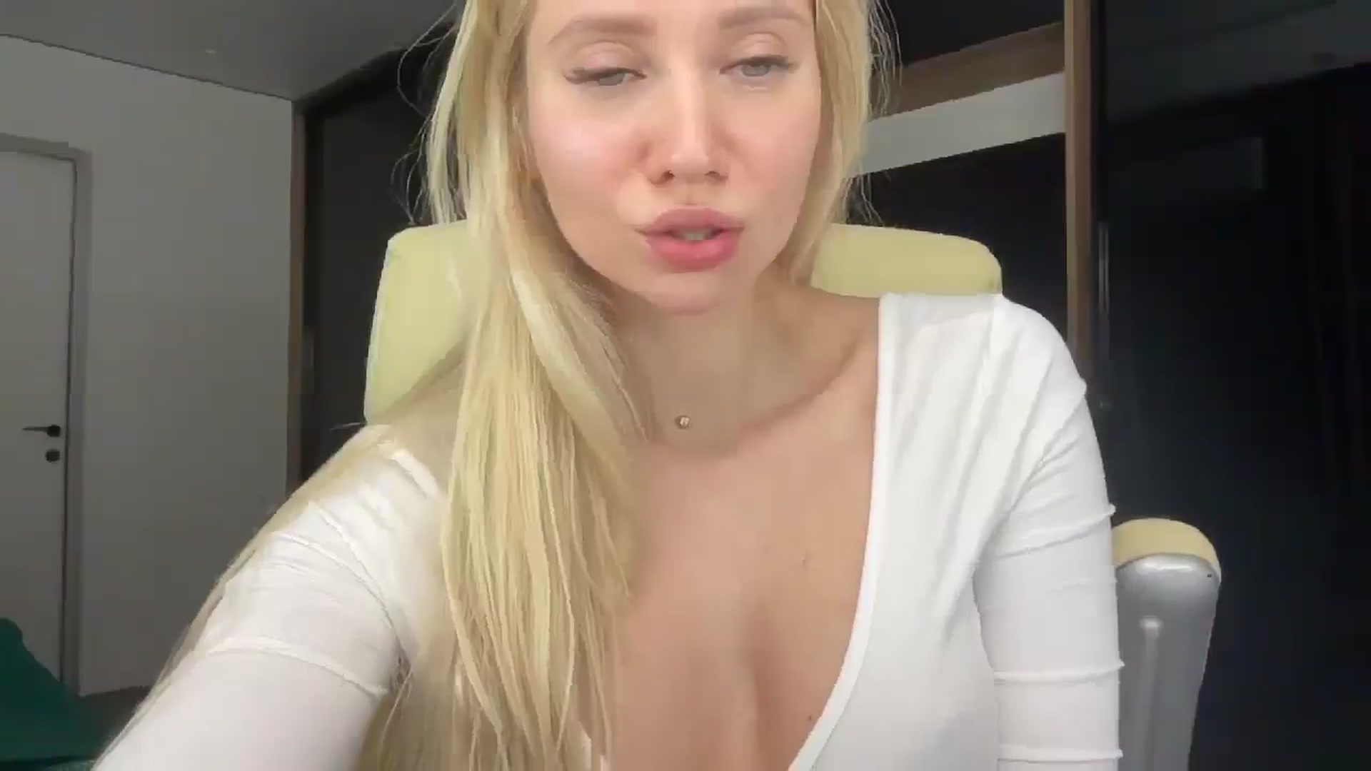 Gallery image thumbnail from Miss_Sylvia's myfreecams stream on, 01/15/2026, 23:33 image 7 of 20