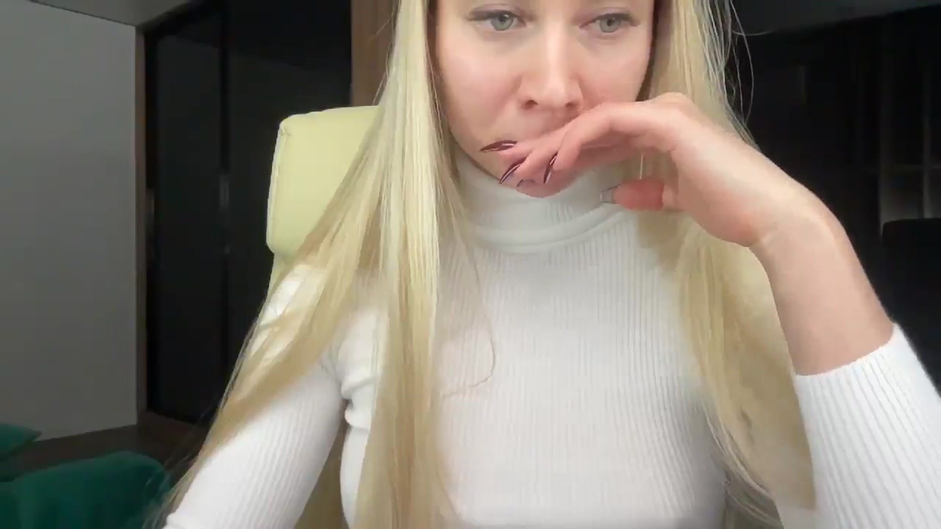 Gallery image thumbnail from Miss_Sylvia's myfreecams stream on, 01/18/2026, 21:05 image 18 of 20