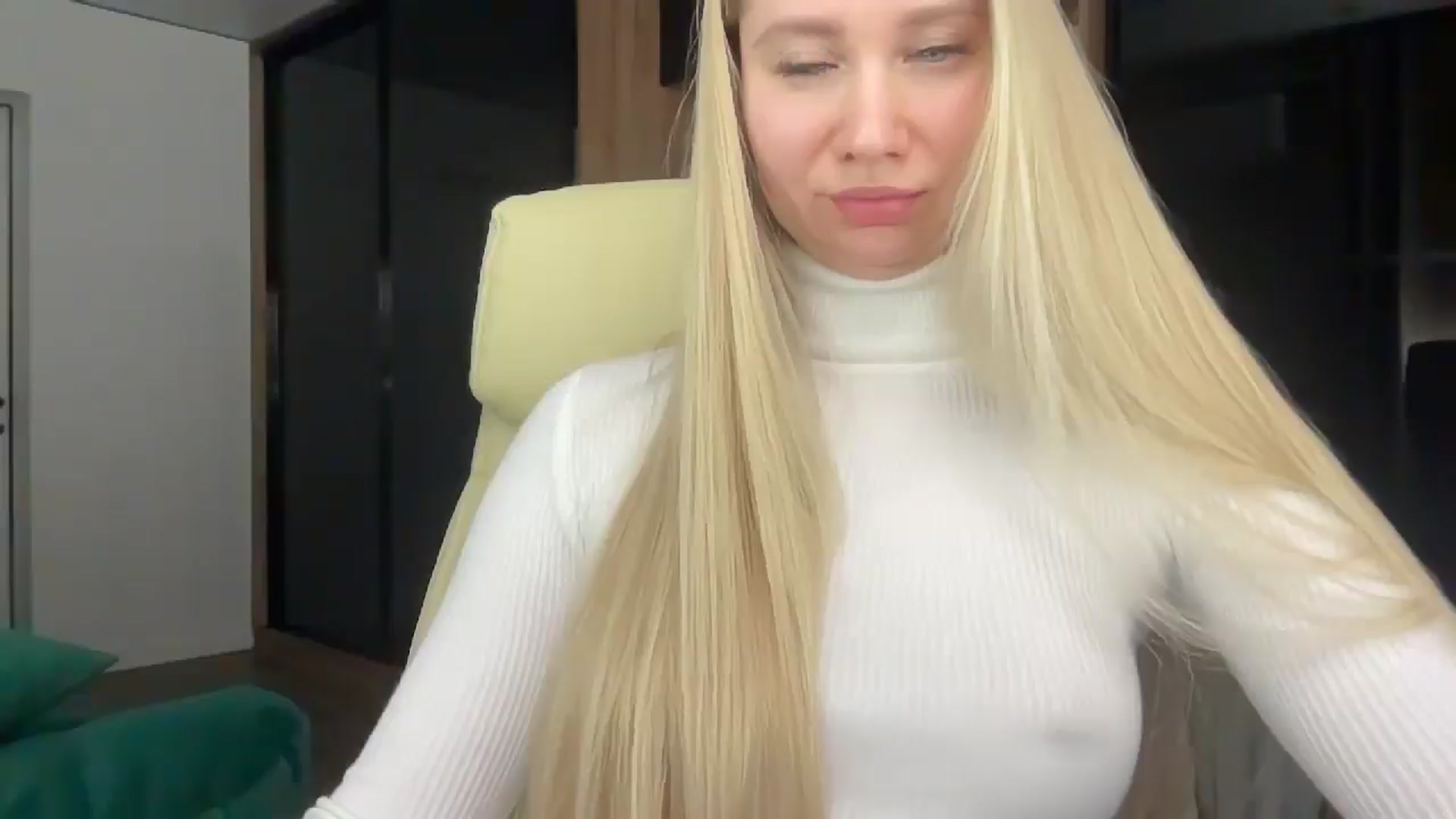 Gallery image thumbnail from Miss_Sylvia's myfreecams stream on, 01/18/2026, 21:05 image 7 of 20