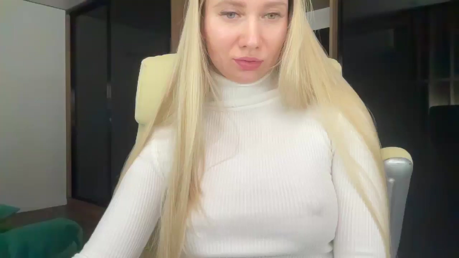 Gallery image thumbnail from Miss_Sylvia's myfreecams stream on, 01/18/2026, 21:05 image 17 of 20
