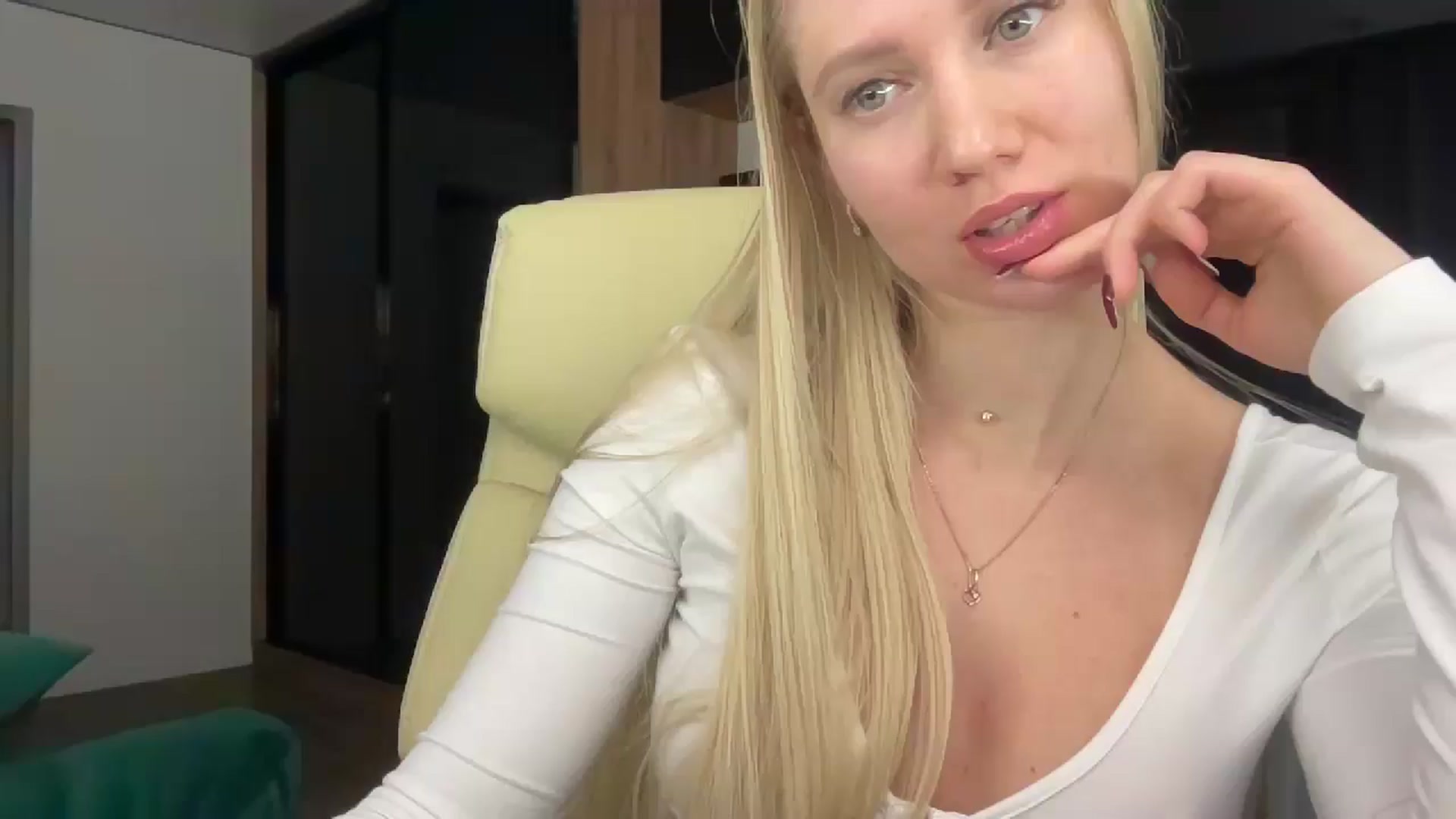 Gallery image thumbnail from Miss_Sylvia's myfreecams stream on, 01/21/2026, 20:22 image 10 of 20