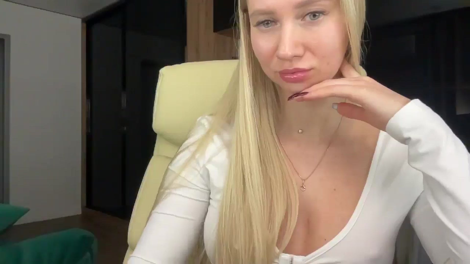 Gallery image thumbnail from Miss_Sylvia's myfreecams stream on, 01/21/2026, 20:22 image 12 of 20