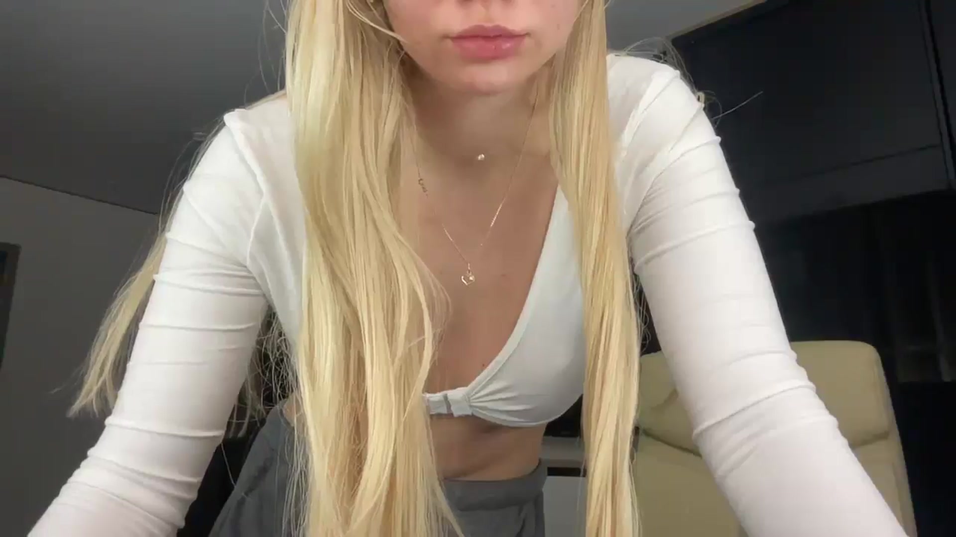 Gallery image thumbnail from Miss_Sylvia's myfreecams stream on, 01/21/2026, 22:17 image 16 of 20