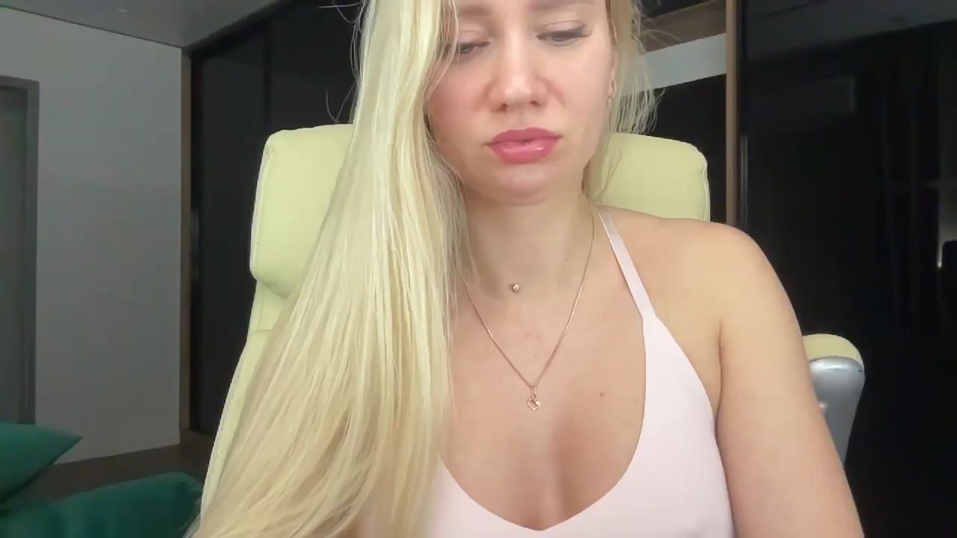 Gallery image thumbnail from Miss_Sylvia's myfreecams stream on, 01/22/2026, 19:23 image 15 of 20