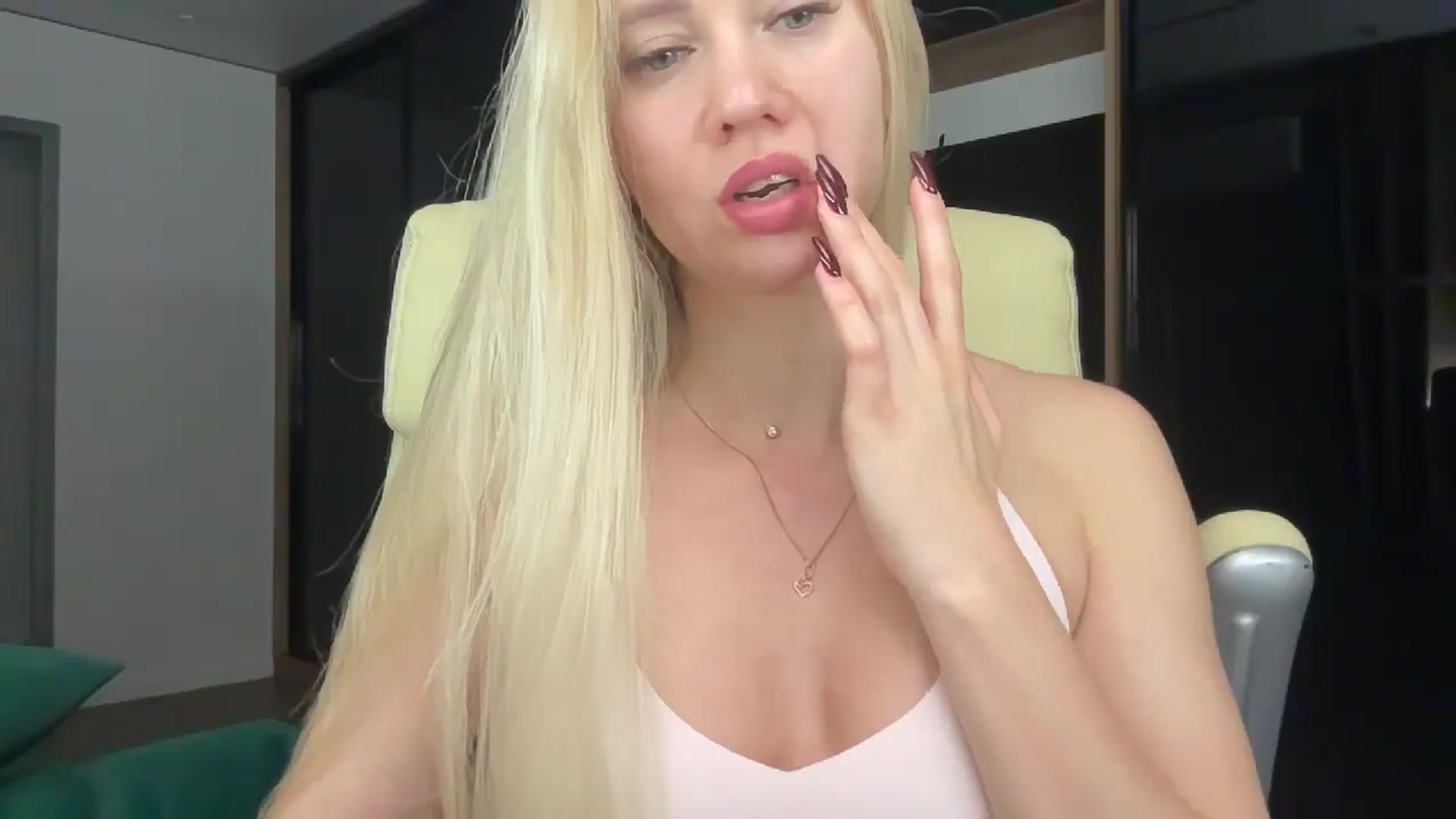 Gallery image thumbnail from Miss_Sylvia's myfreecams stream on, 01/22/2026, 19:23 image 13 of 20