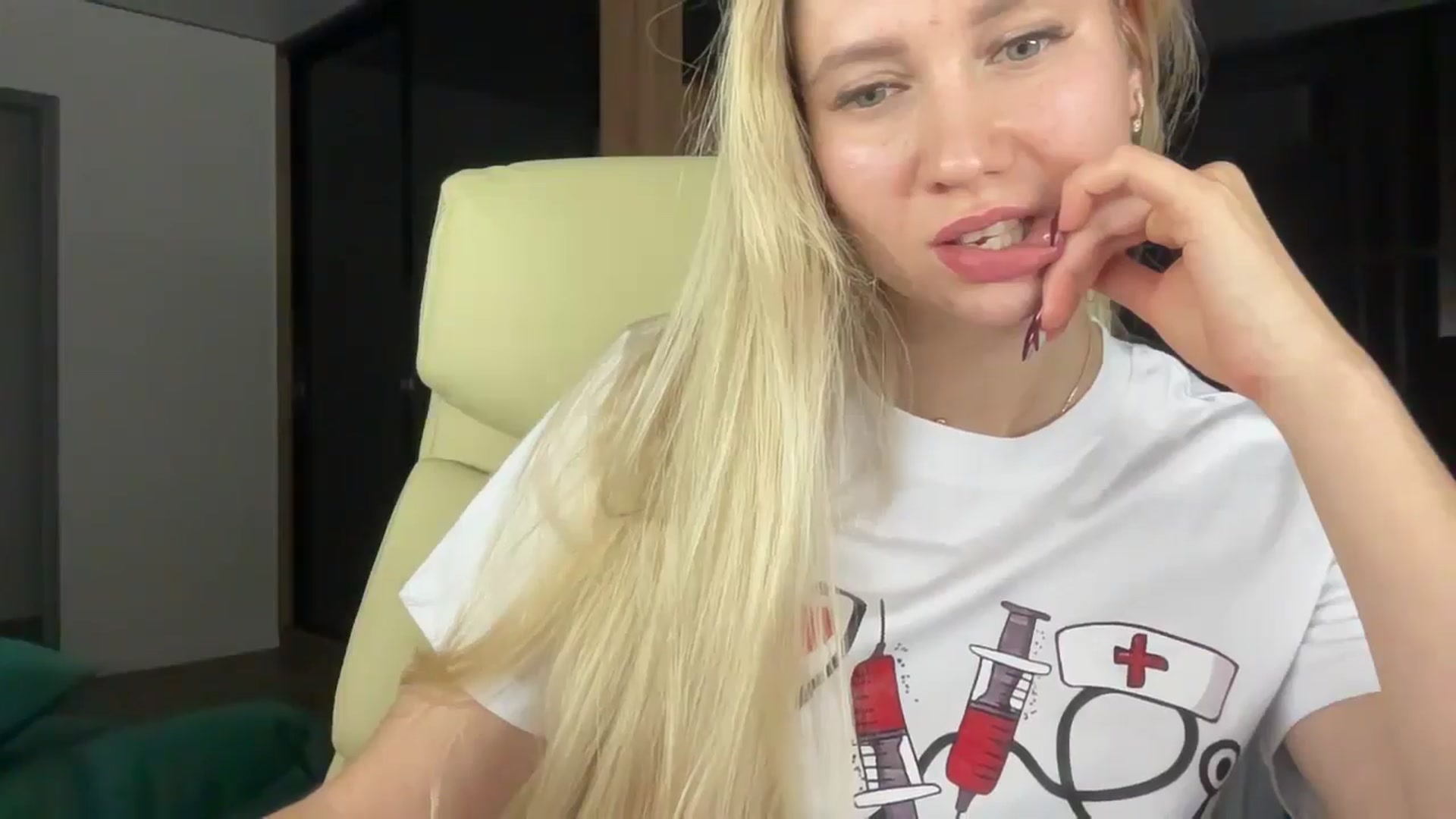 Gallery image thumbnail from Miss_Sylvia's myfreecams stream on, 01/23/2026, 20:03 image 15 of 20