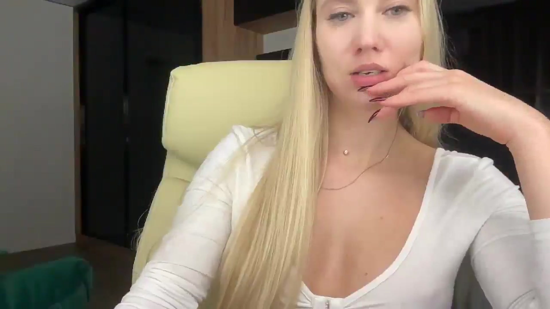 Gallery image thumbnail from Miss_Sylvia's myfreecams stream on, 01/26/2026, 21:18 image 18 of 20