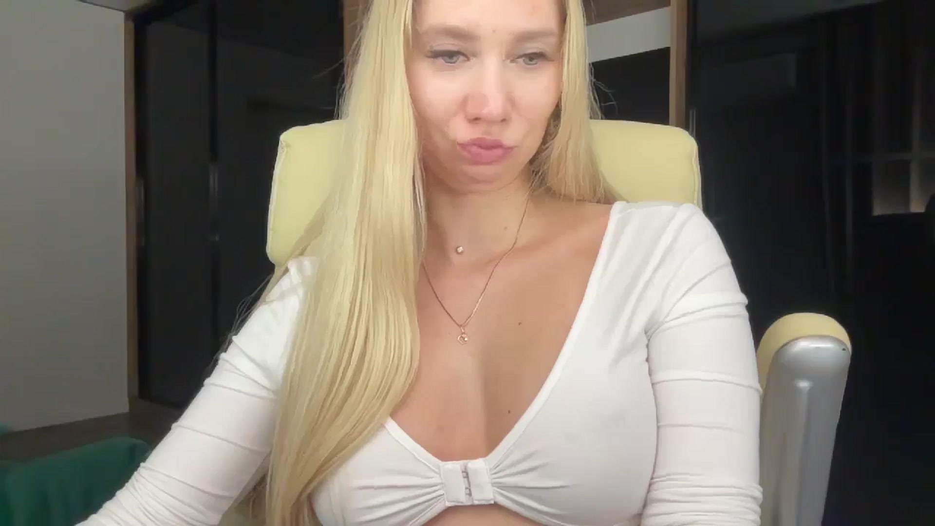 Gallery image thumbnail from Miss_Sylvia's myfreecams stream on, 01/26/2026, 21:18 image 16 of 20