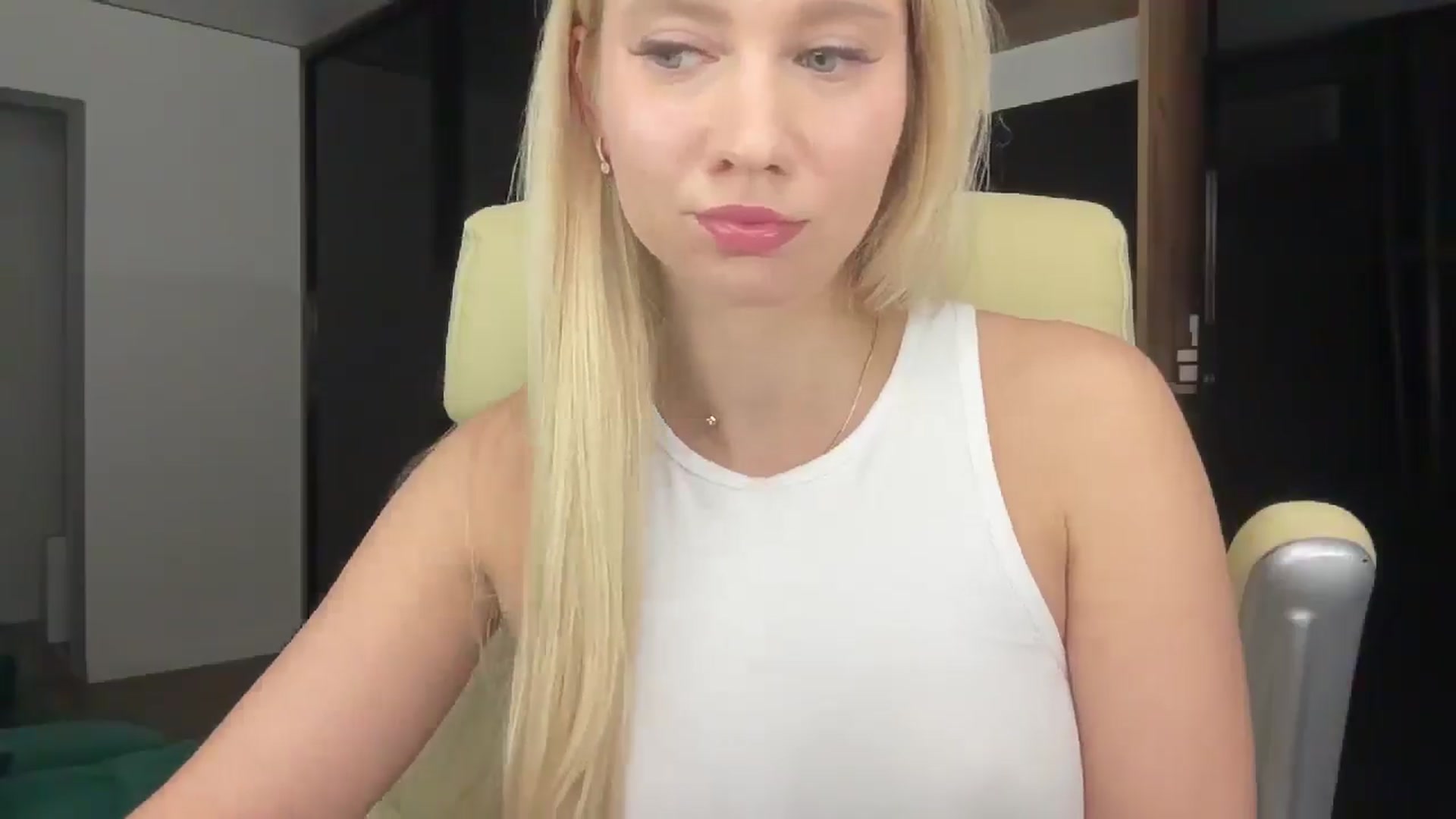 Gallery image thumbnail from Miss_Sylvia's myfreecams stream on, 01/27/2026, 18:17 image 14 of 20