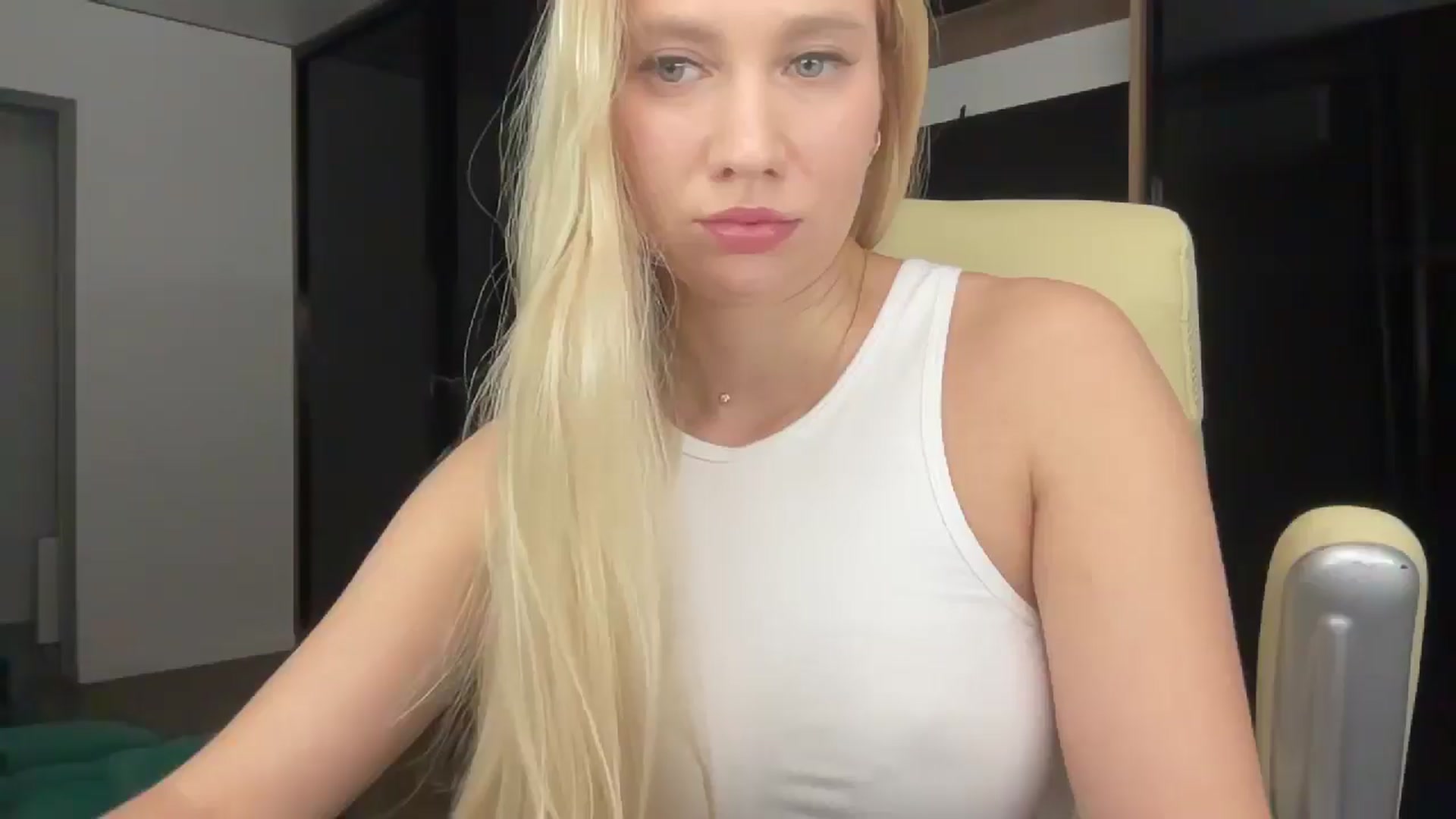 Gallery image thumbnail from Miss_Sylvia's myfreecams stream on, 01/27/2026, 18:17 image 18 of 20