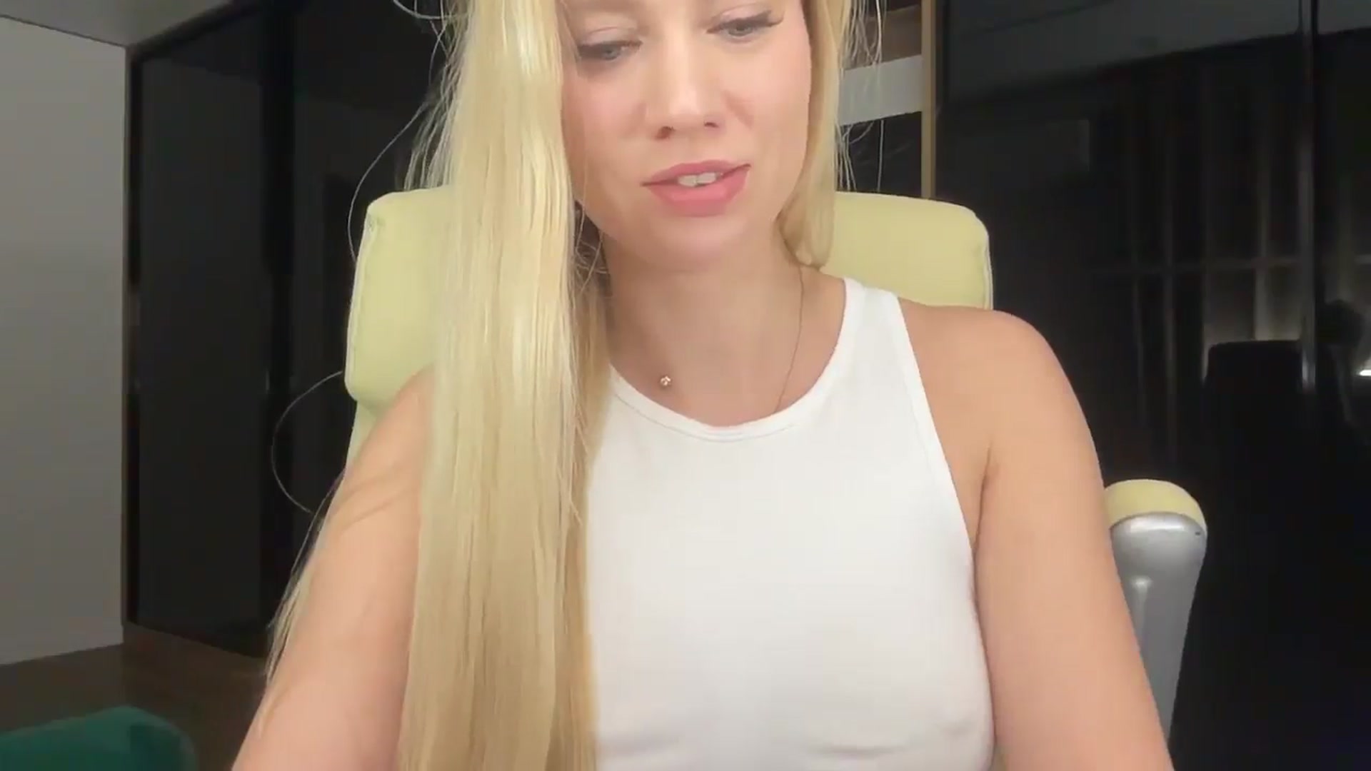 Gallery image thumbnail from Miss_Sylvia's myfreecams stream on, 01/27/2026, 19:22 image 18 of 20