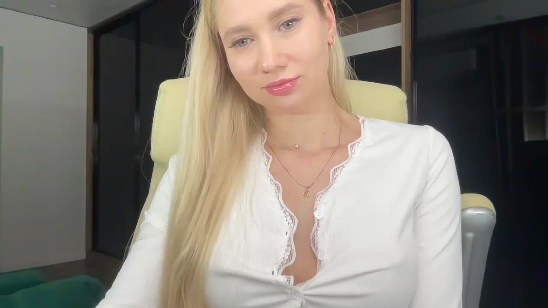 Gallery image thumbnail from Miss_Sylvia's myfreecams stream on, 01/29/2026, 22:03 image 9 of 20