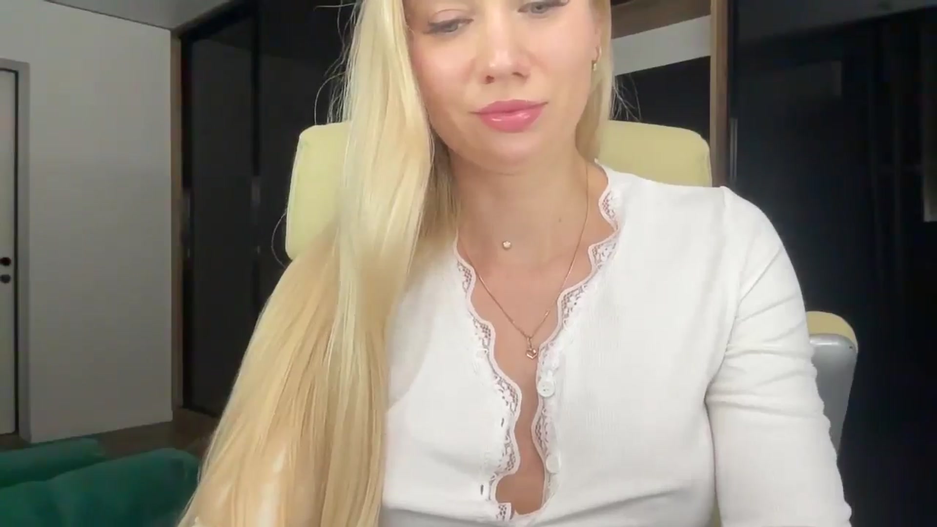 Gallery image thumbnail from Miss_Sylvia's myfreecams stream on, 01/29/2026, 22:03 image 20 of 20