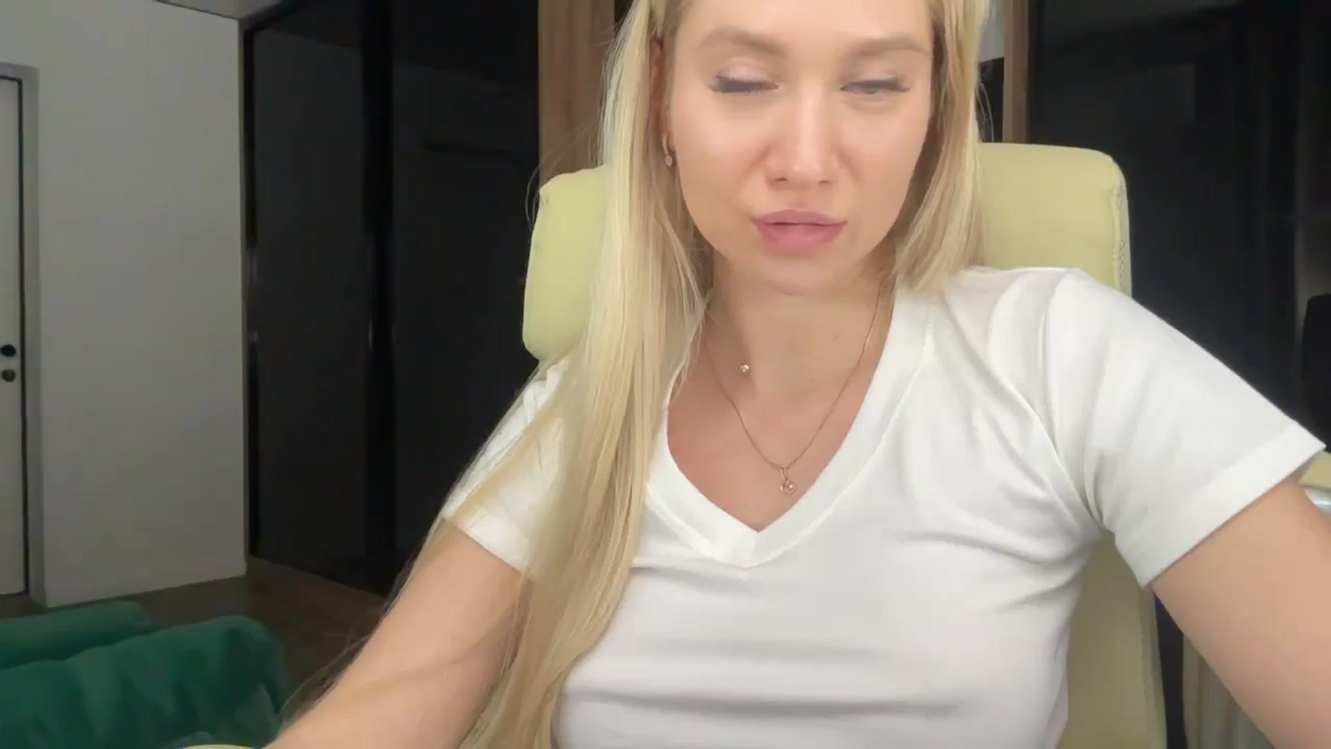 Gallery image thumbnail from Miss_Sylvia's myfreecams stream on, 01/30/2026, 19:32 image 15 of 20