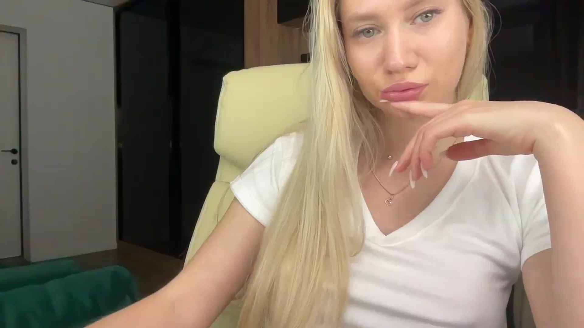 Gallery image thumbnail from Miss_Sylvia's myfreecams stream on, 01/30/2026, 19:32 image 11 of 20