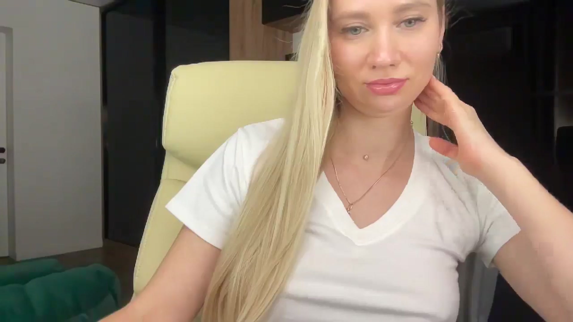 Gallery image thumbnail from Miss_Sylvia's myfreecams stream on, 01/30/2026, 21:30 image 18 of 20