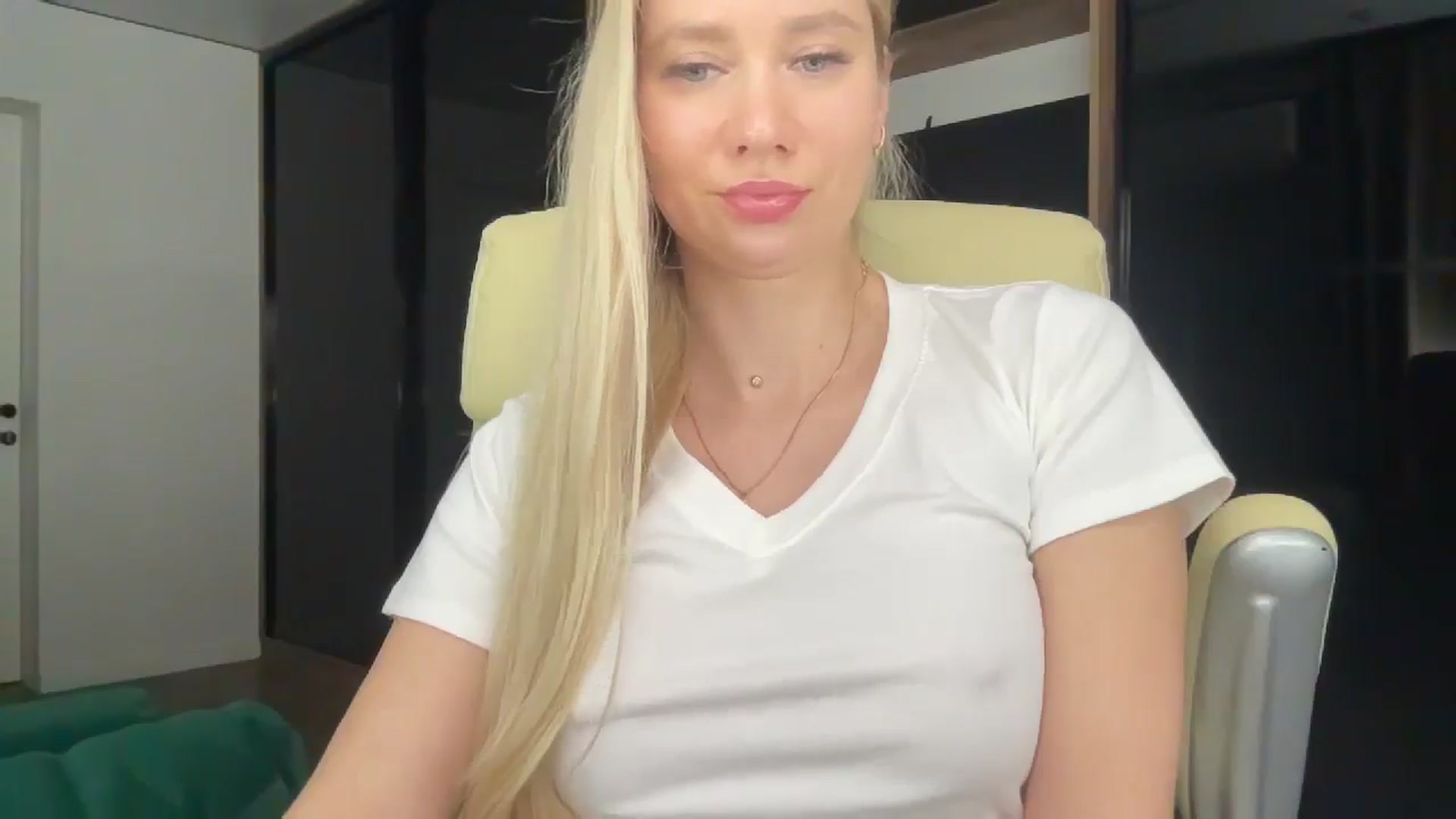 Gallery image thumbnail from Miss_Sylvia's myfreecams stream on, 01/30/2026, 21:30 image 14 of 20