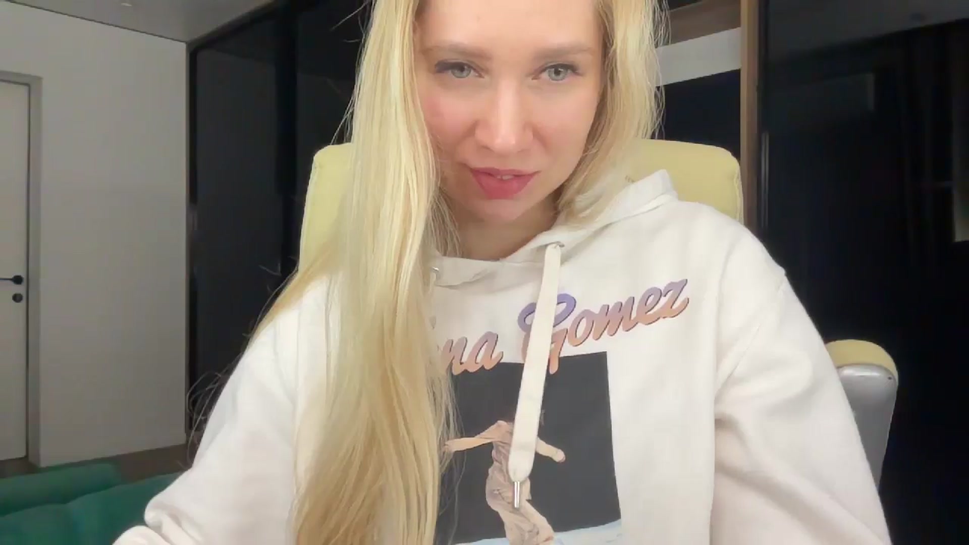 Gallery image thumbnail from Miss_Sylvia's myfreecams stream on, 01/31/2026, 18:49 image 11 of 20