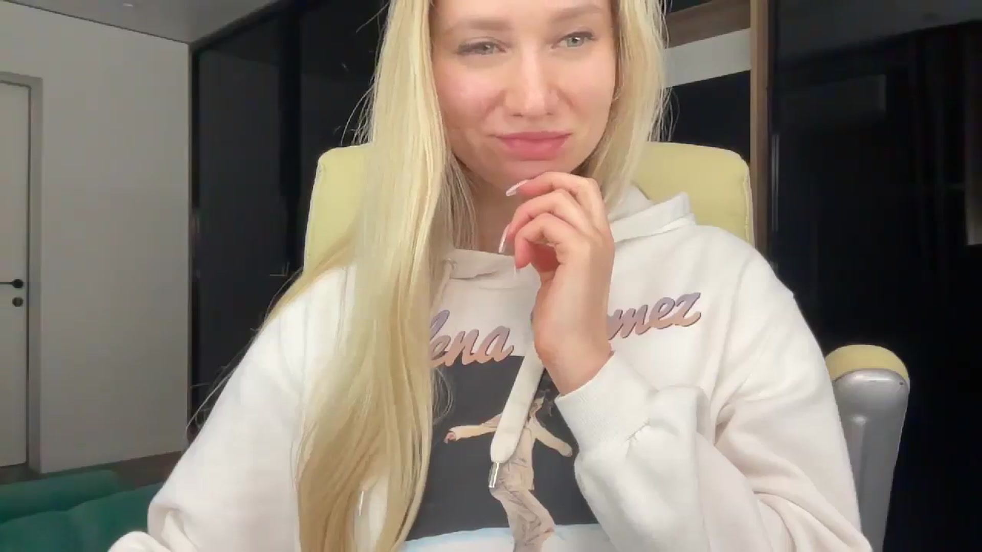 Gallery image thumbnail from Miss_Sylvia's myfreecams stream on, 01/31/2026, 18:49 image 9 of 20