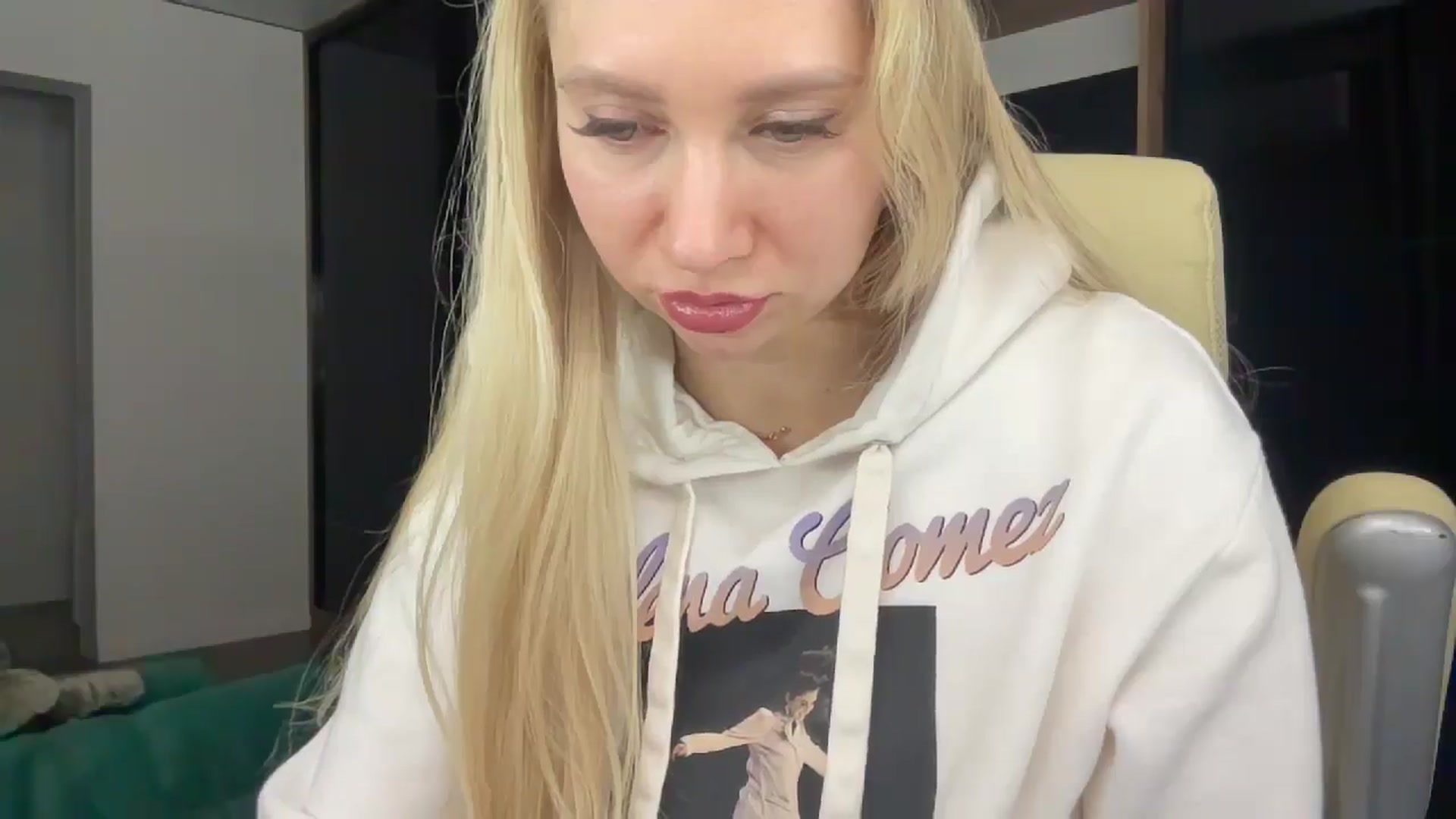 Gallery image thumbnail from Miss_Sylvia's myfreecams stream on, 01/31/2026, 20:10 image 16 of 20