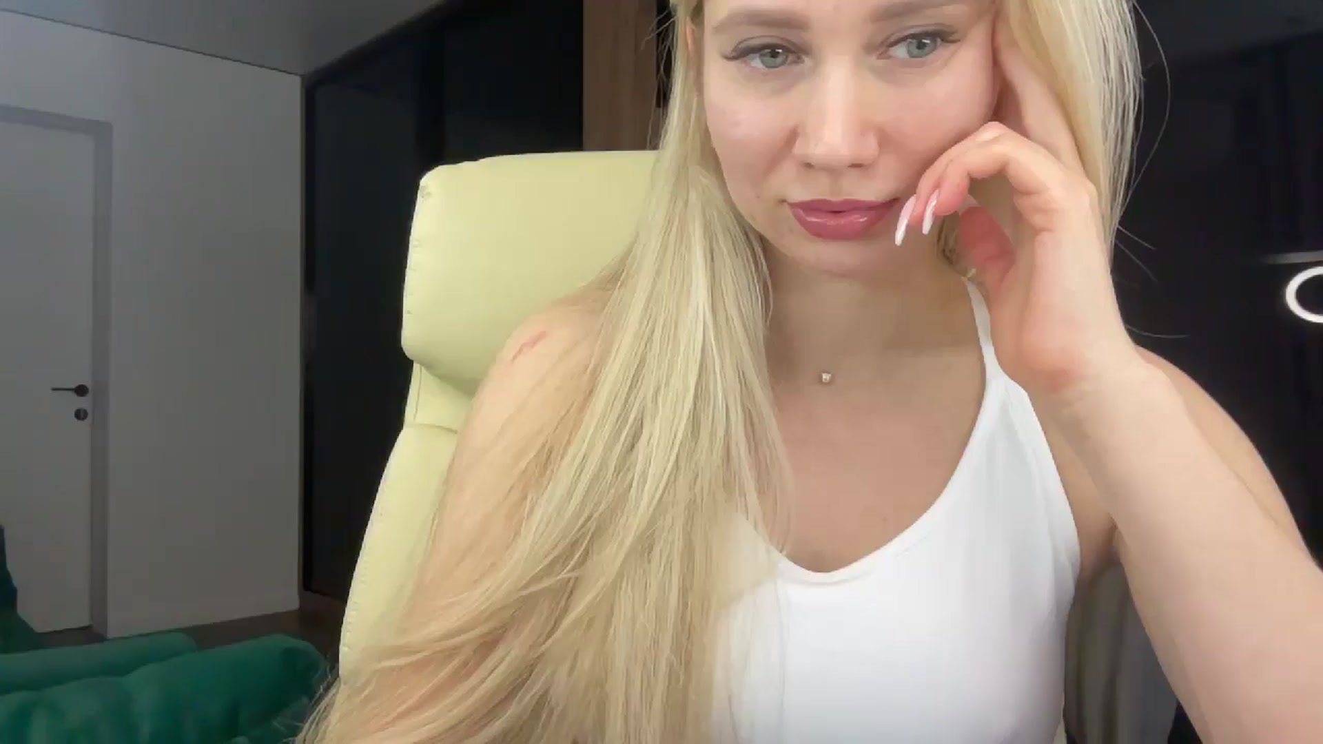 Gallery image thumbnail from Miss_Sylvia's myfreecams stream on, 02/01/2026, 21:24 image 16 of 20