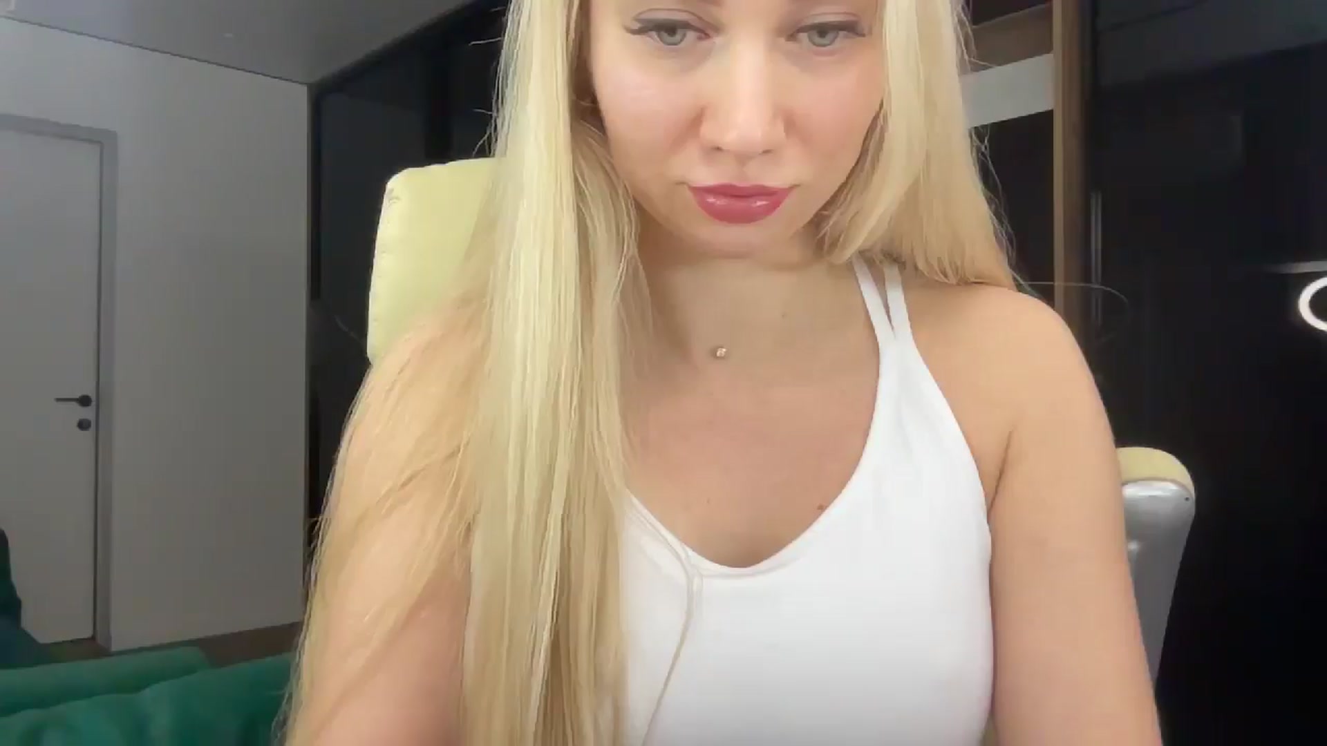 Gallery image thumbnail from Miss_Sylvia's myfreecams stream on, 02/01/2026, 21:24 image 7 of 20
