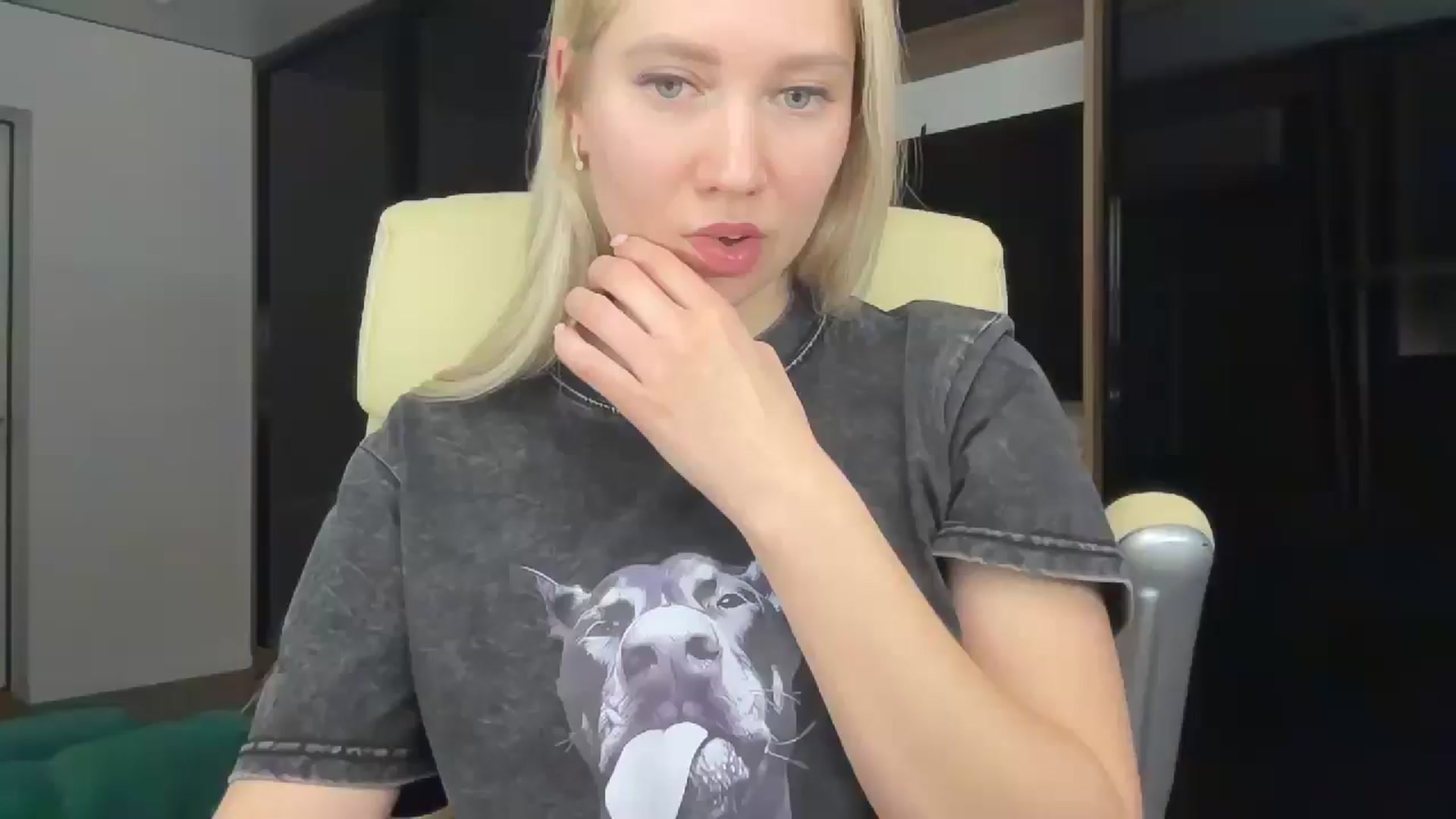 Gallery image thumbnail from Miss_Sylvia's myfreecams stream on, 02/03/2026, 19:49 image 12 of 20