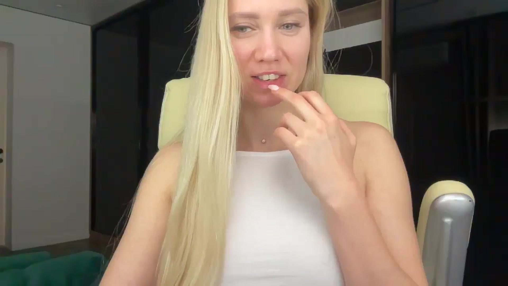 Gallery image thumbnail from Miss_Sylvia's myfreecams stream on, 02/04/2026, 21:46 image 6 of 20
