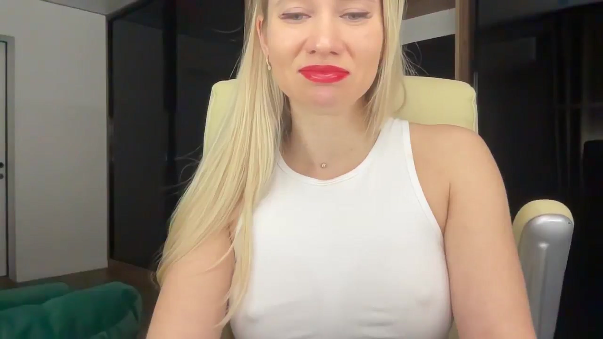 Gallery image thumbnail from Miss_Sylvia's myfreecams stream on, 02/05/2026, 21:16 image 17 of 20