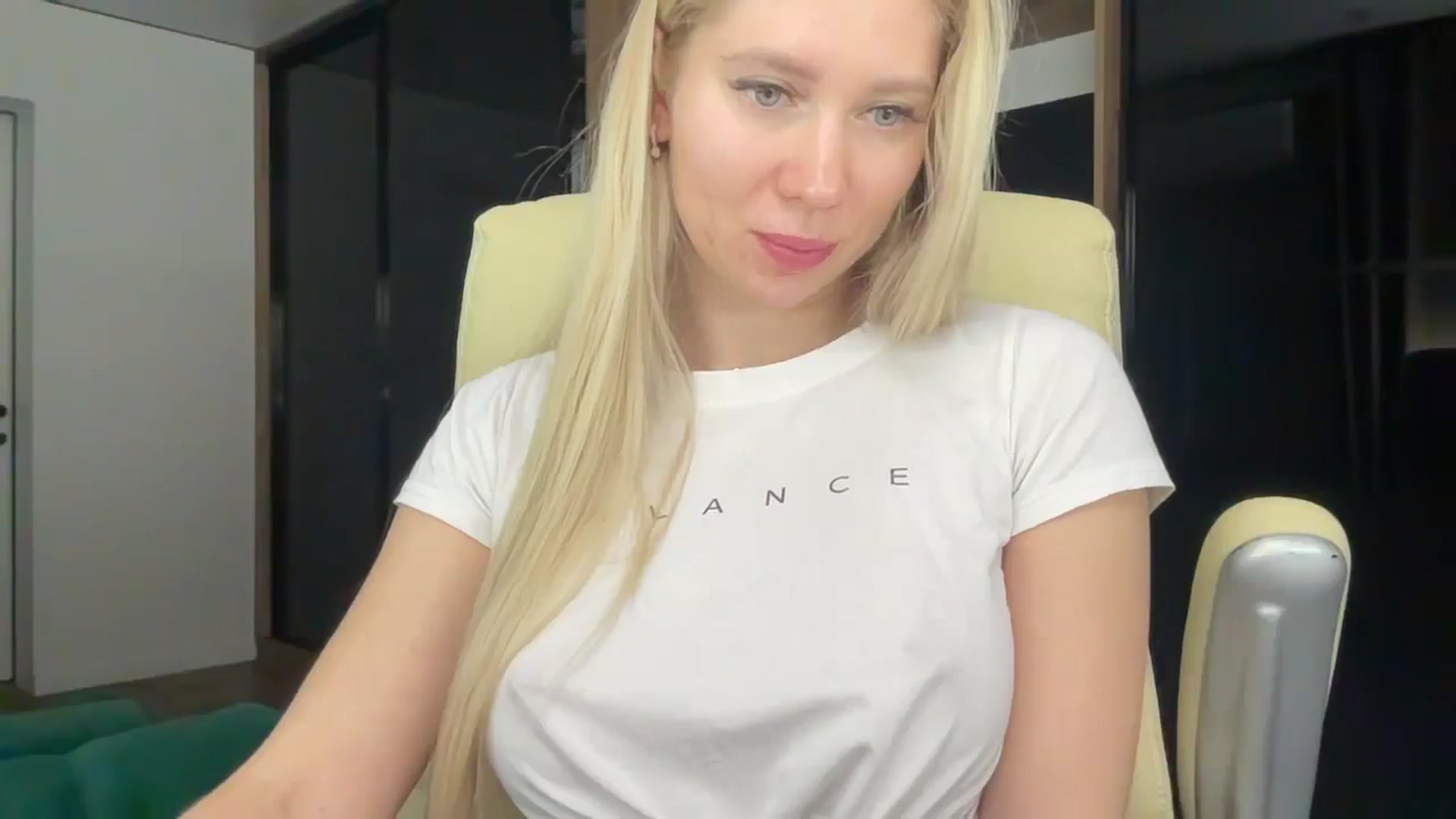 Gallery image thumbnail from Miss_Sylvia's myfreecams stream on, 02/06/2026, 21:55 image 16 of 20