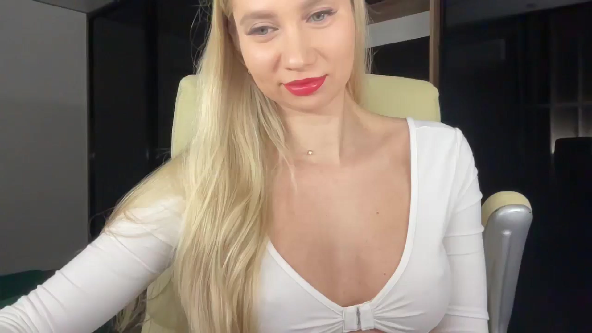 Gallery image thumbnail from Miss_Sylvia's myfreecams stream on, 02/10/2026, 18:46 image 10 of 20