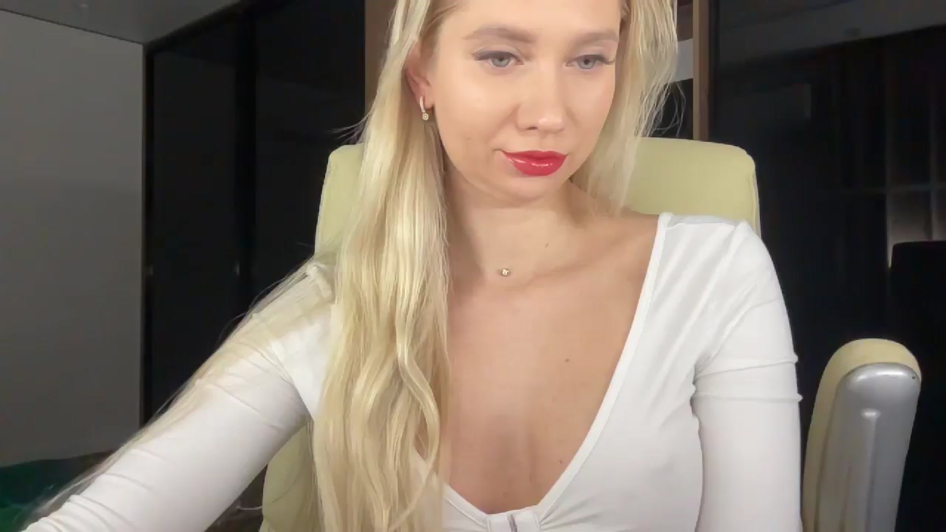 Gallery image thumbnail from Miss_Sylvia's myfreecams stream on, 02/10/2026, 18:46 image 1 of 20
