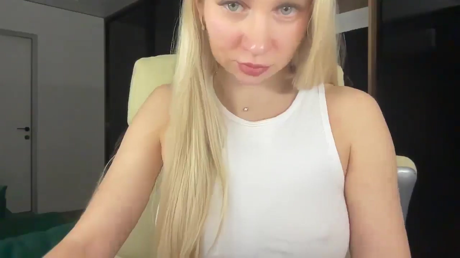 Gallery image thumbnail from Miss_Sylvia's myfreecams stream on, 02/14/2026, 21:31 image 19 of 20